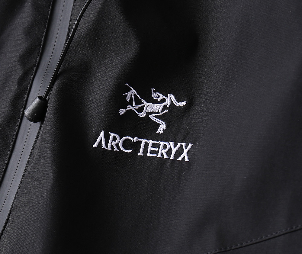 Hoodies & Sweatshirts