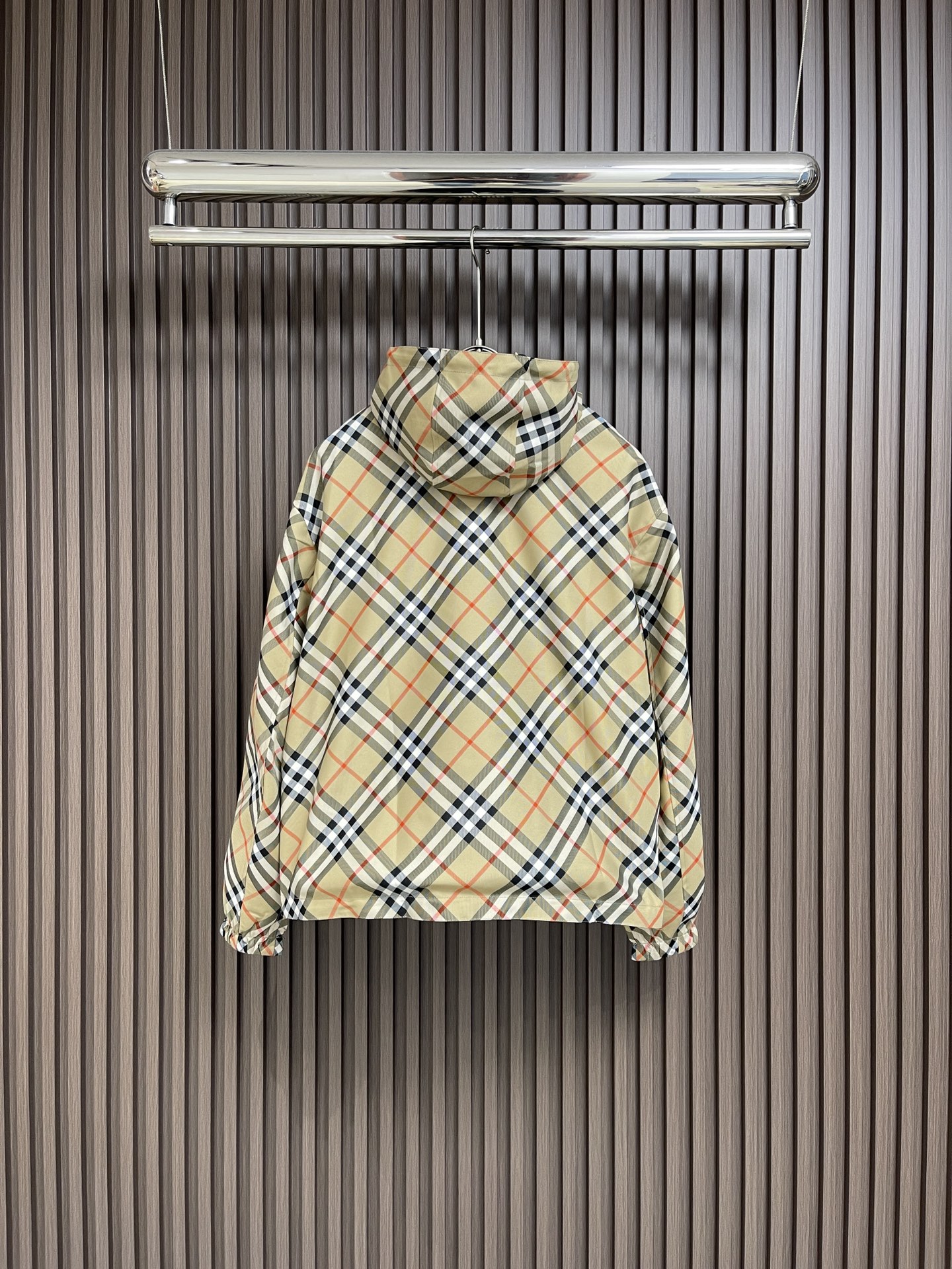 Hoodies & Sweatshirts