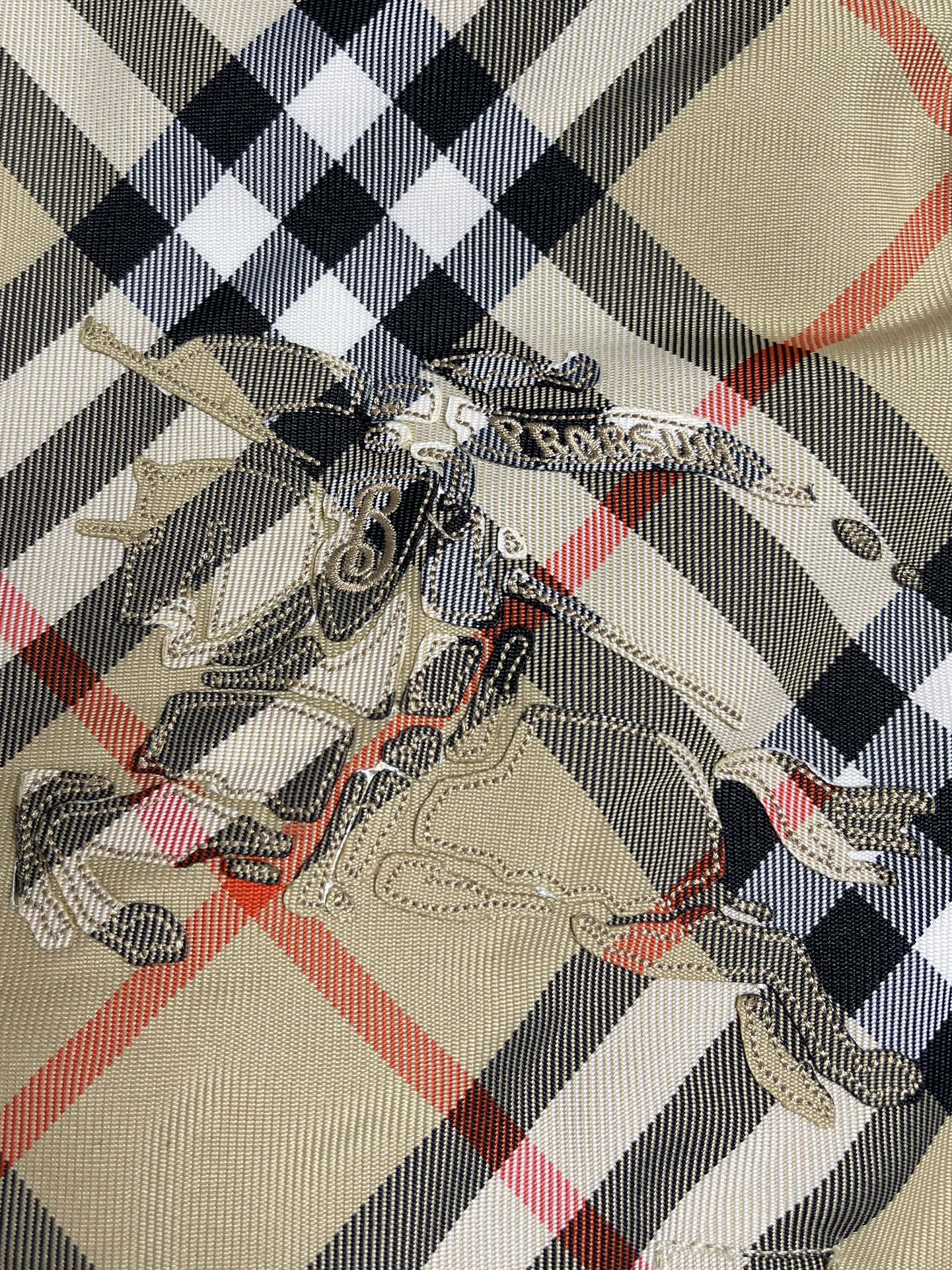 Hoodies & Sweatshirts