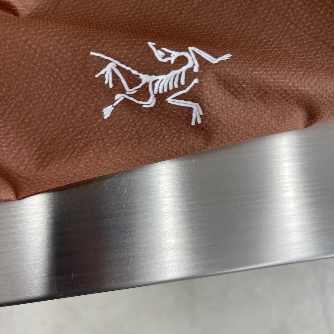 Hoodies & Sweatshirts