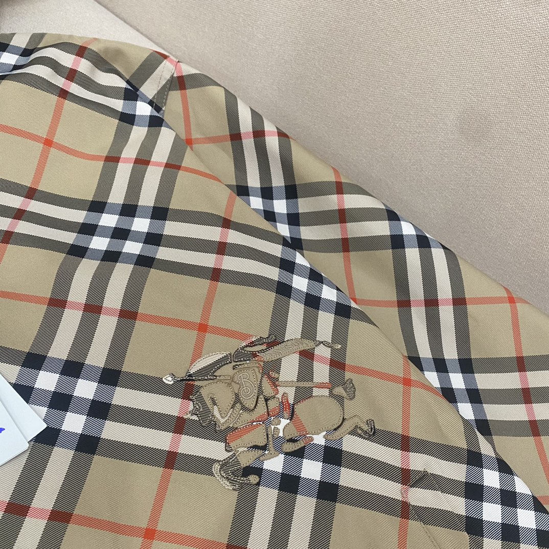 Hoodies & Sweatshirts