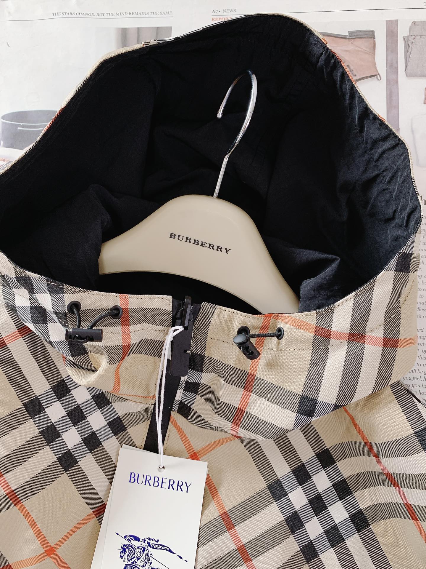 Hoodies & Sweatshirts