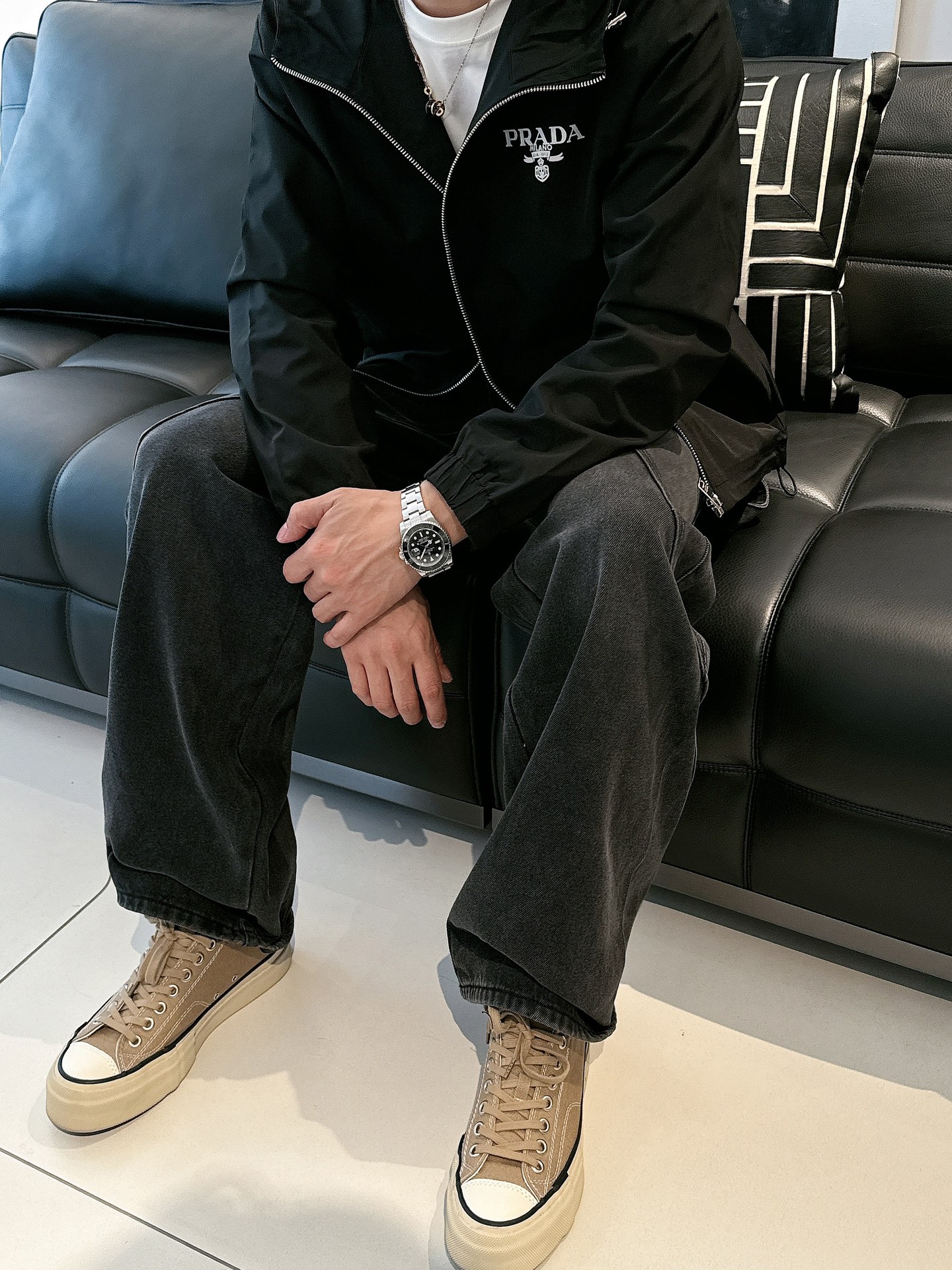 Hoodies & Sweatshirts