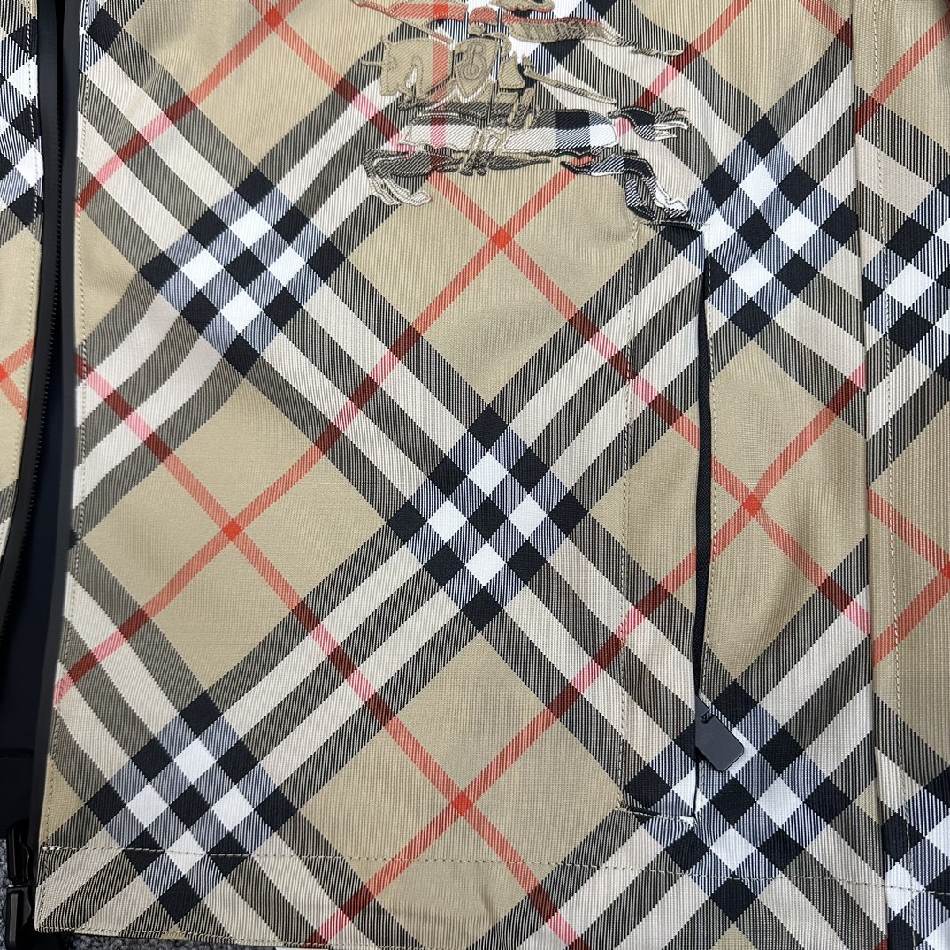 Hoodies & Sweatshirts