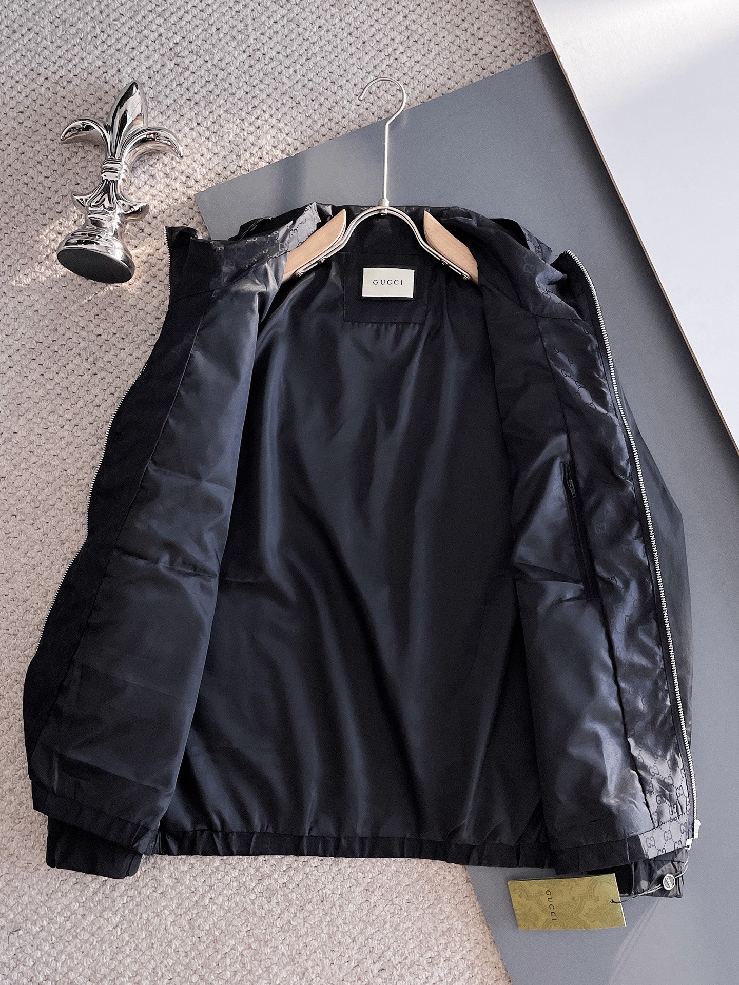 Hoodies & Sweatshirts