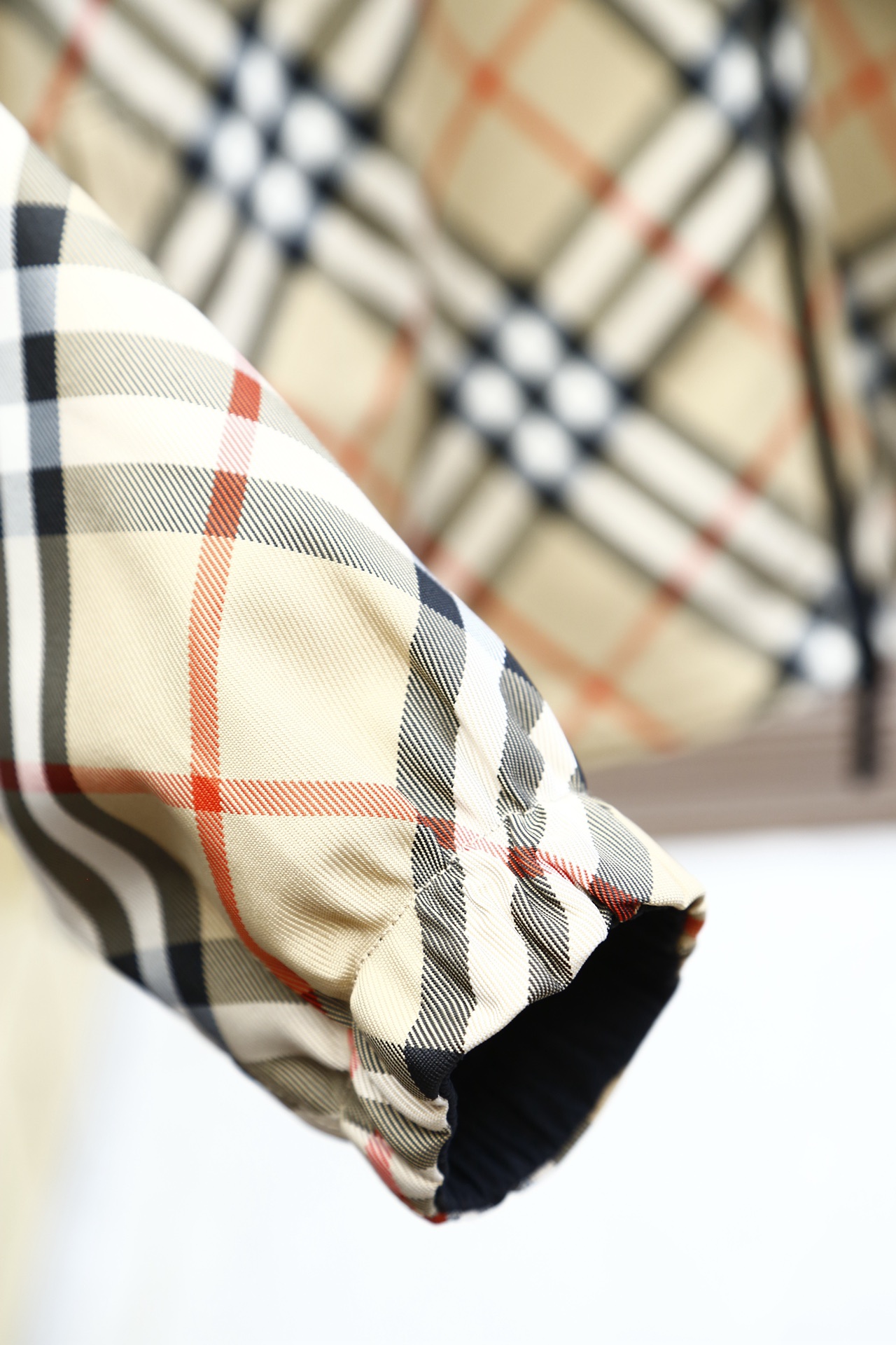 Hoodies & Sweatshirts