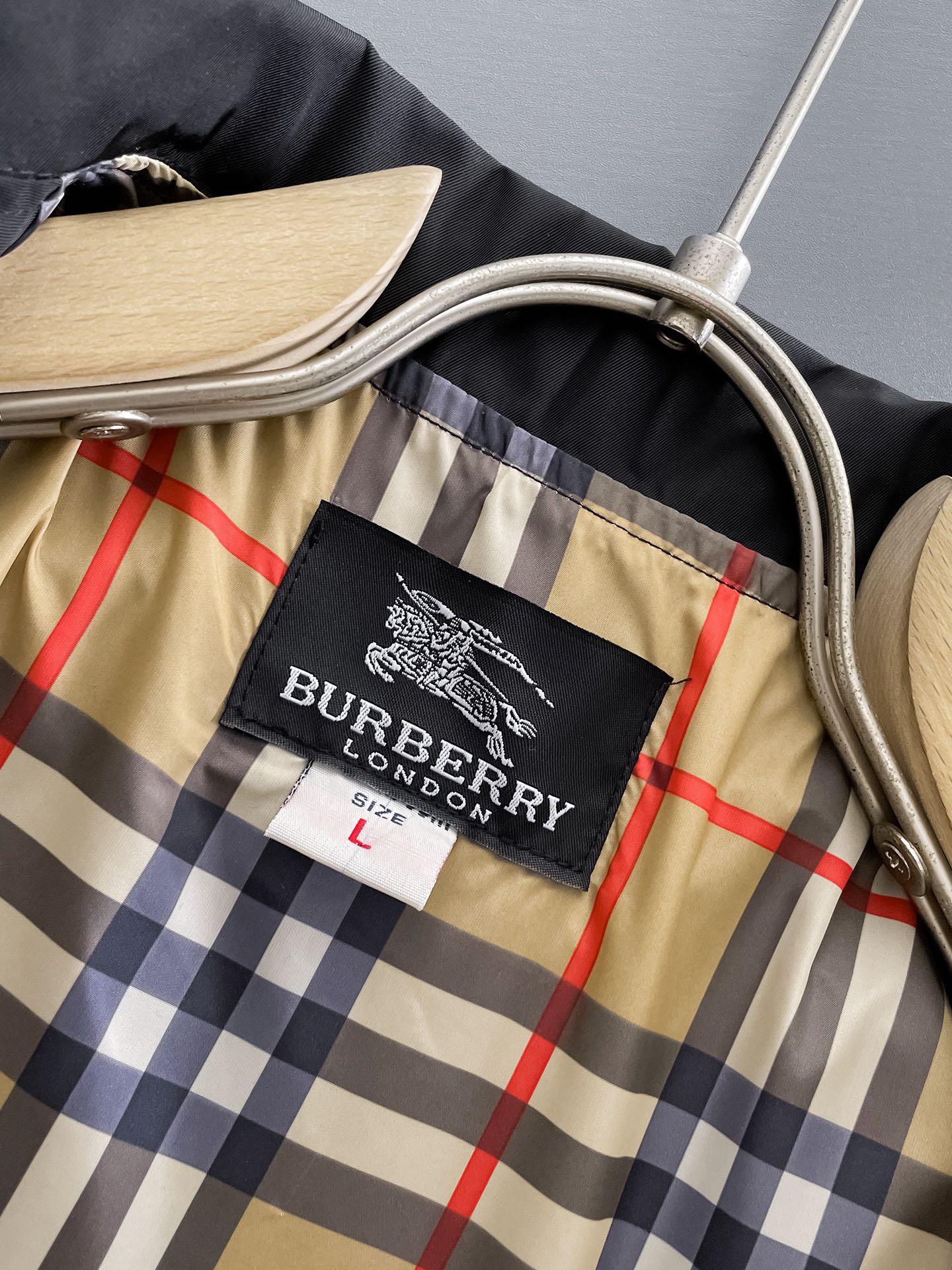 Hoodies & Sweatshirts