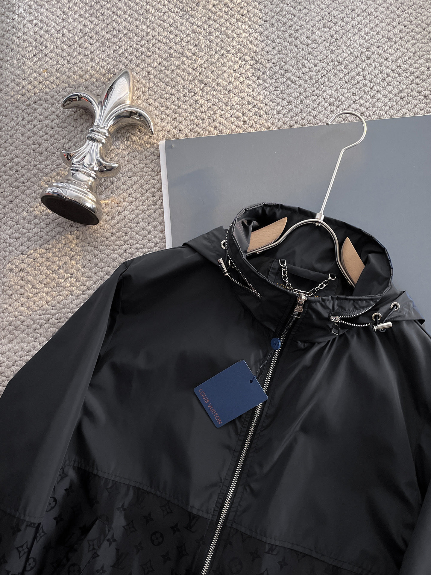 Hoodies & Sweatshirts