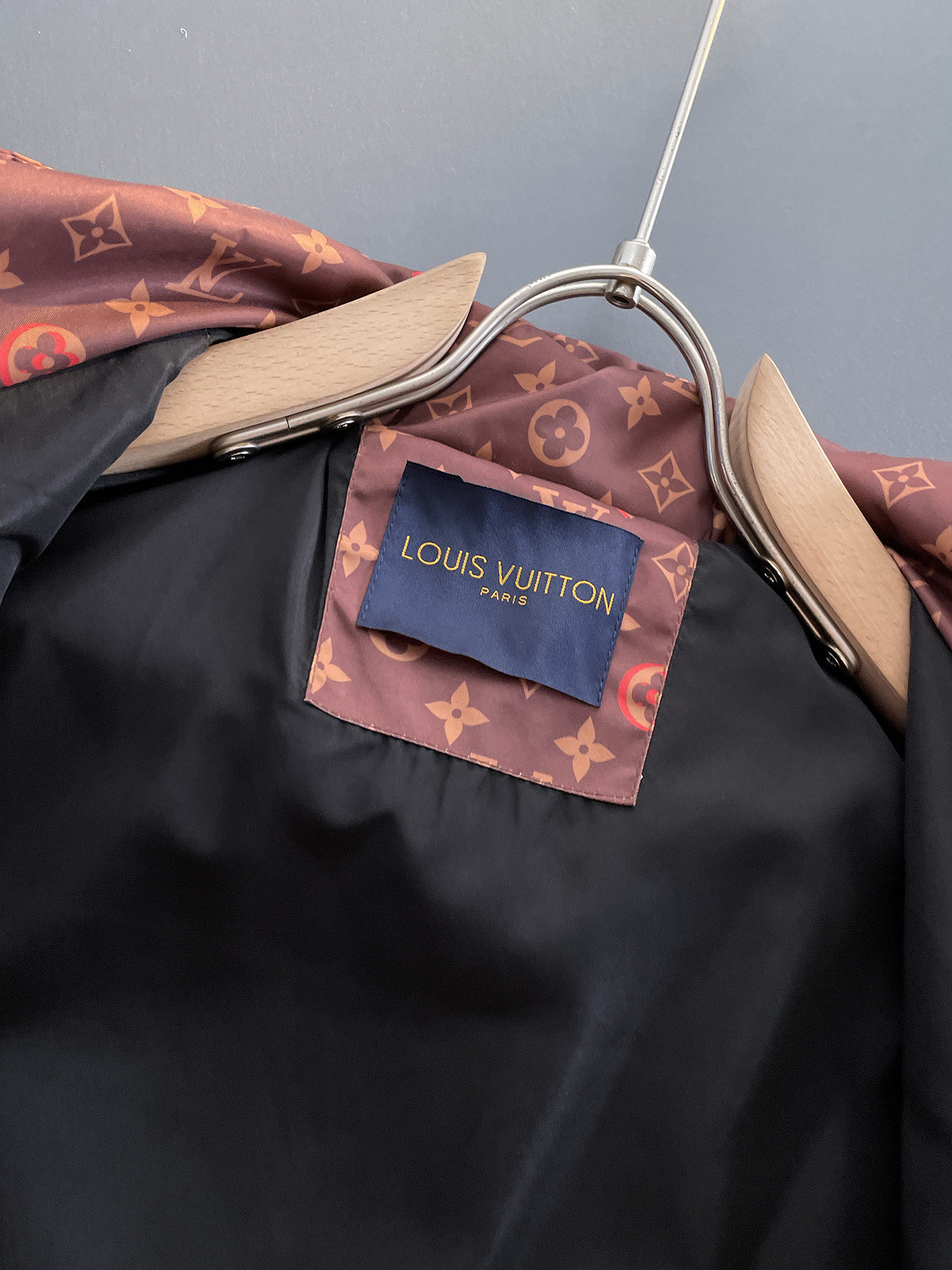 Hoodies & Sweatshirts