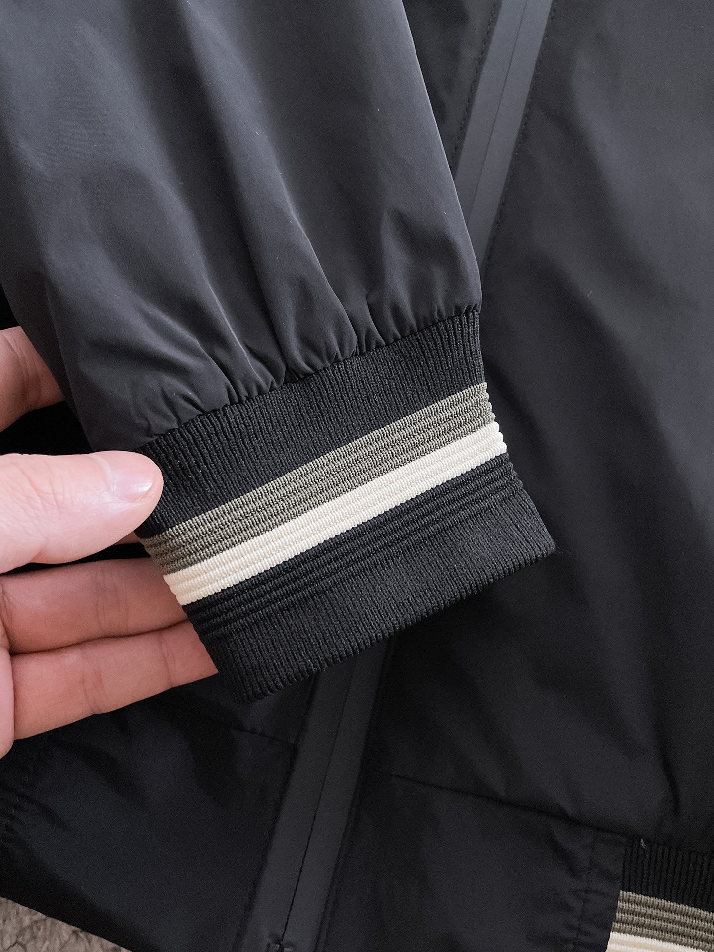 Hoodies & Sweatshirts