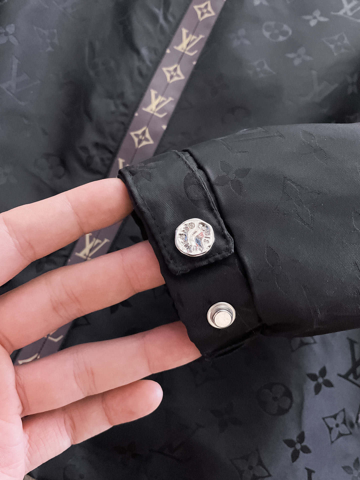 Hoodies & Sweatshirts