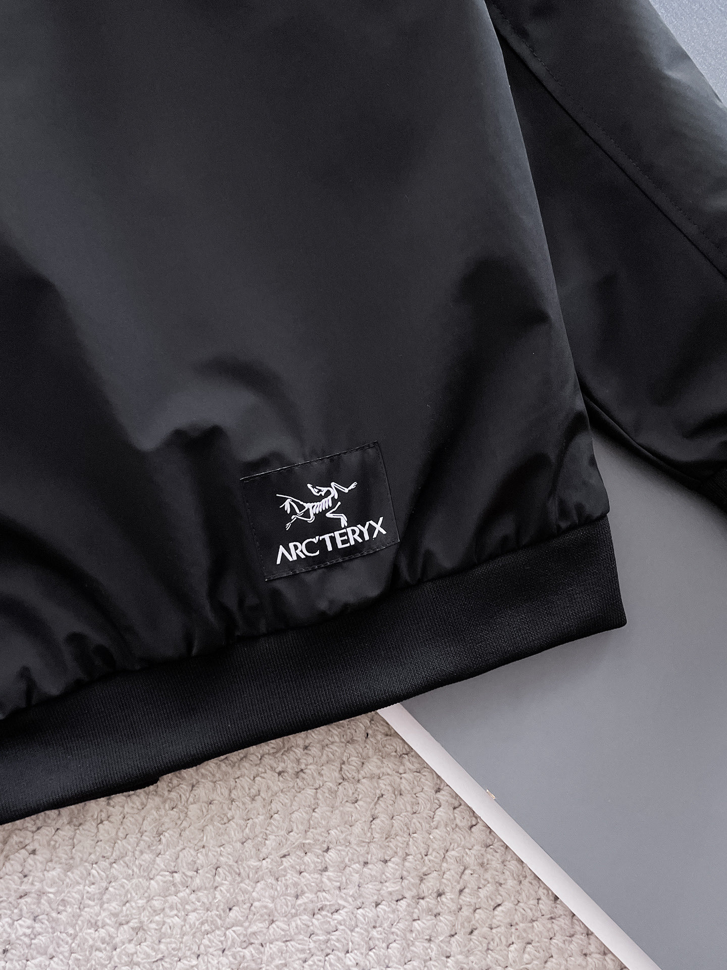 Hoodies & Sweatshirts