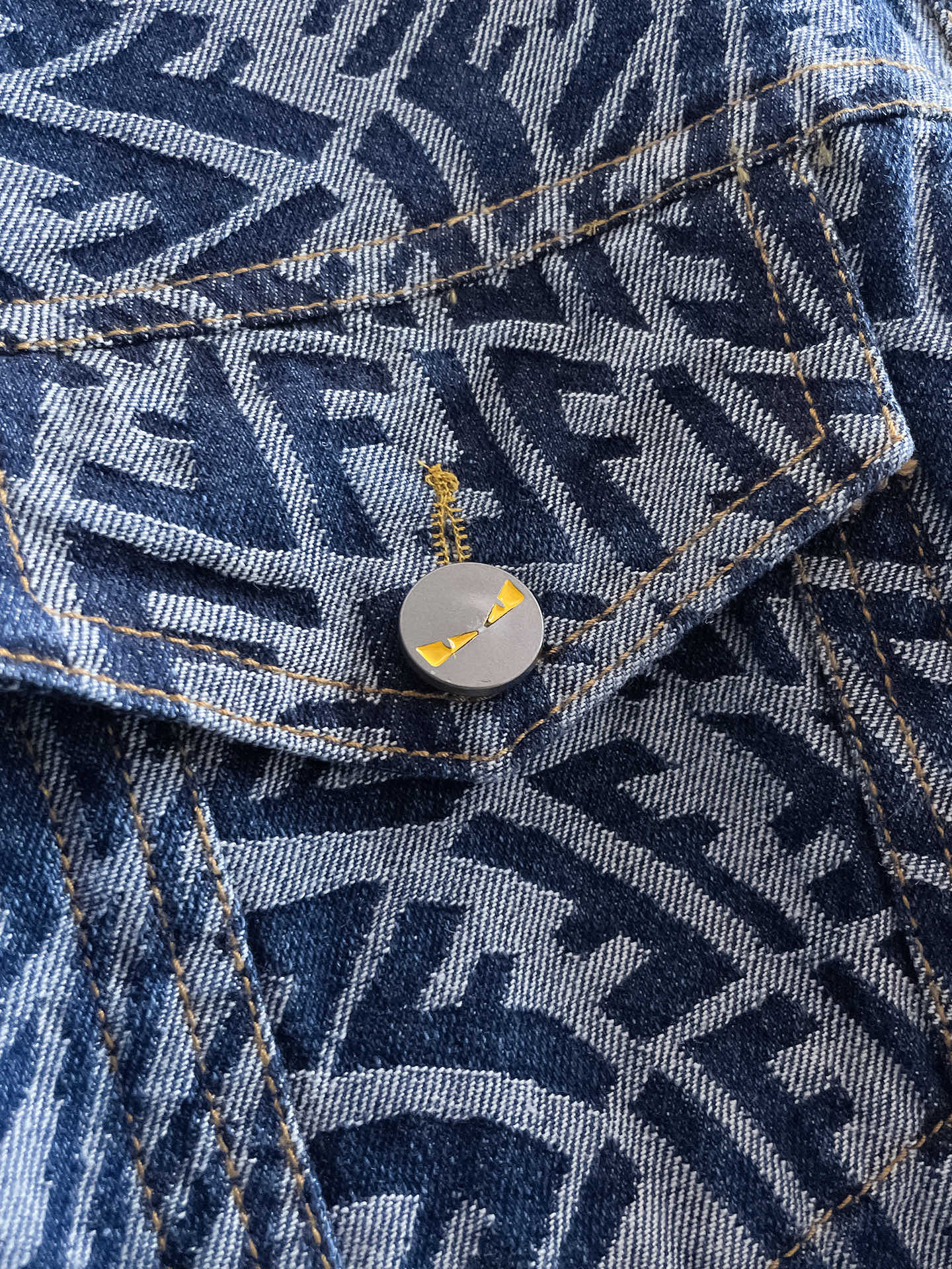 Hoodies & Sweatshirts