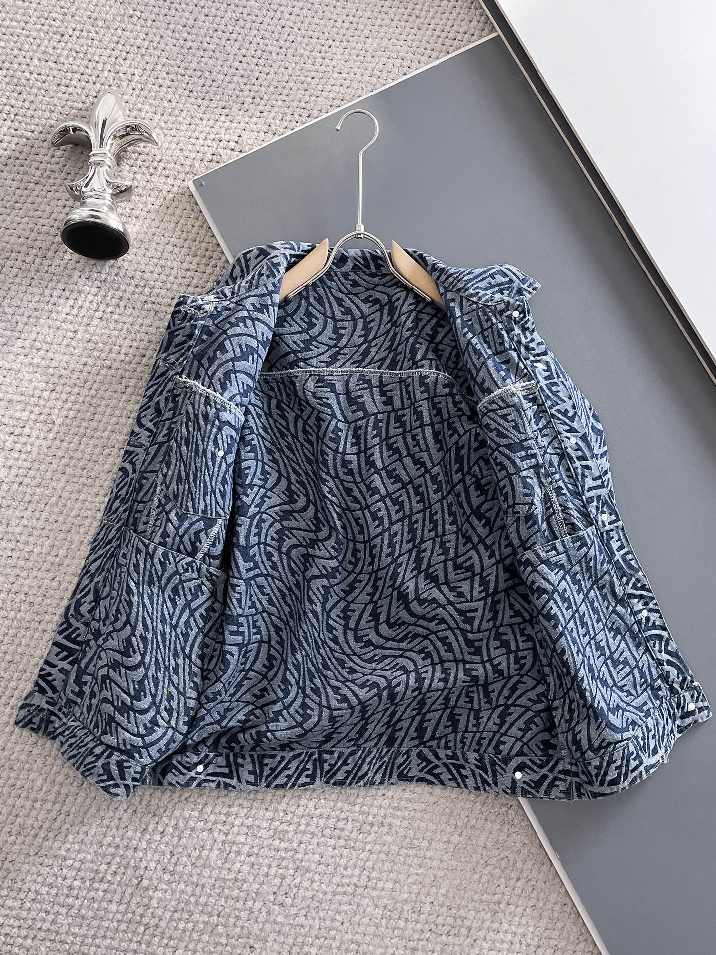 Hoodies & Sweatshirts