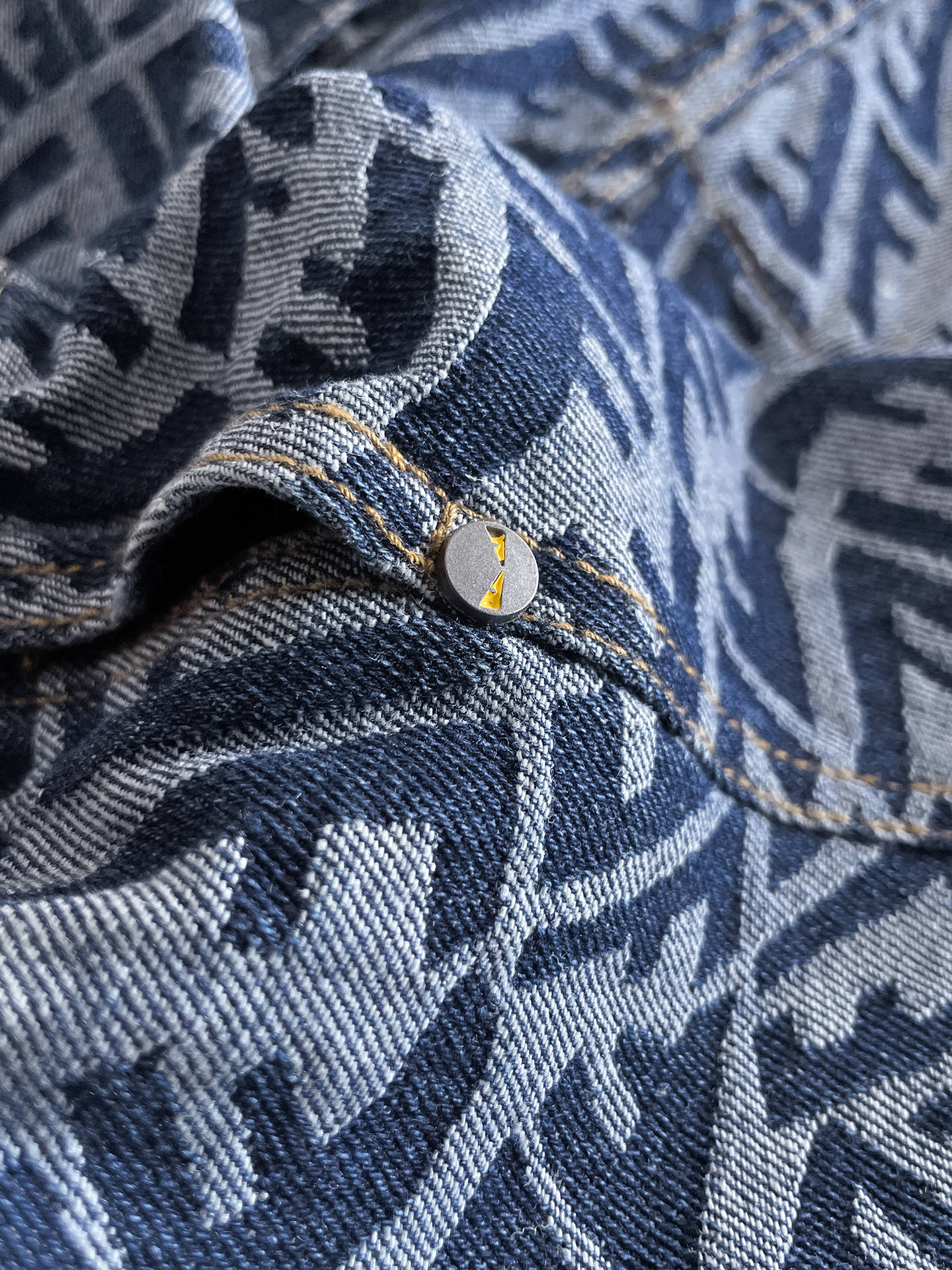 Hoodies & Sweatshirts