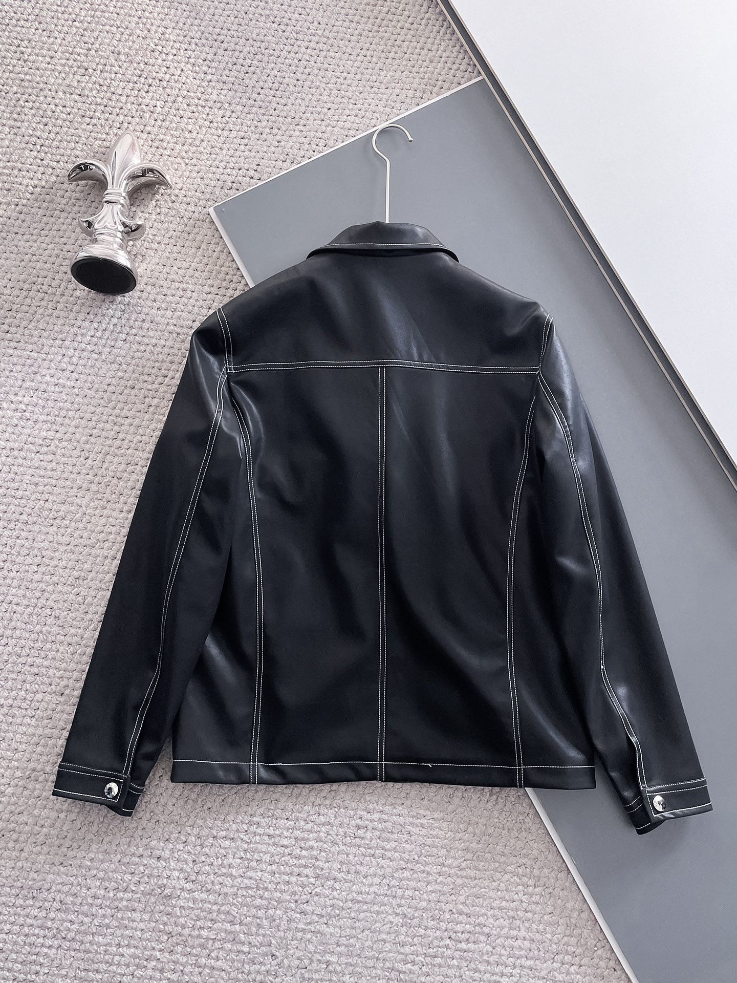 Hoodies & Sweatshirts