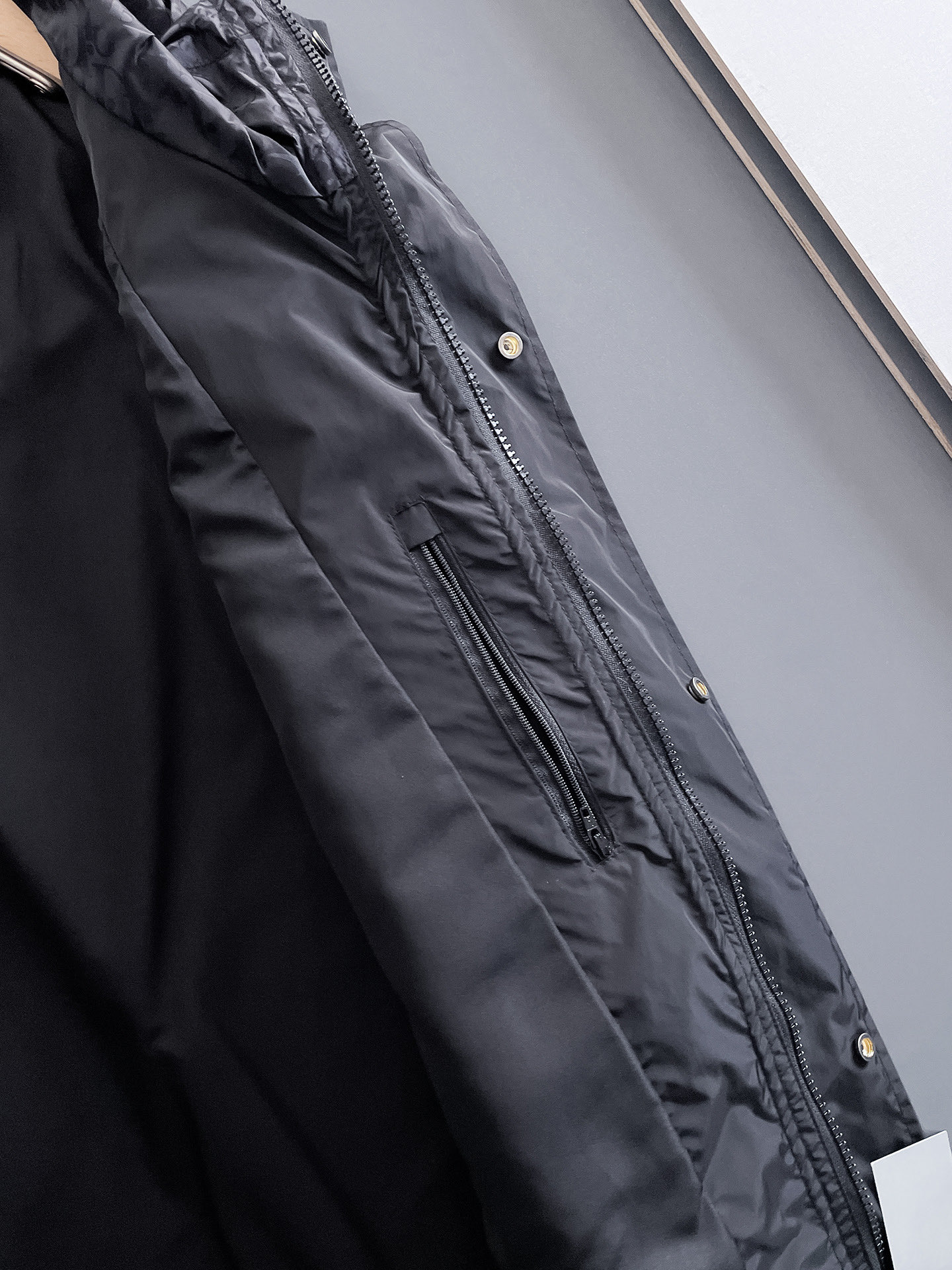 Hoodies & Sweatshirts