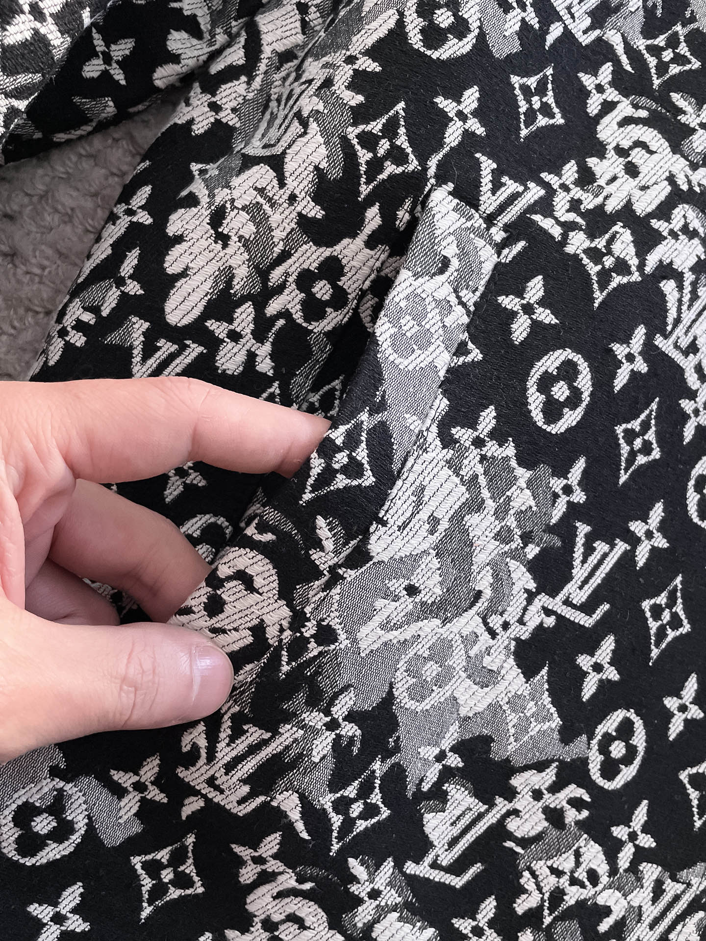 Hoodies & Sweatshirts