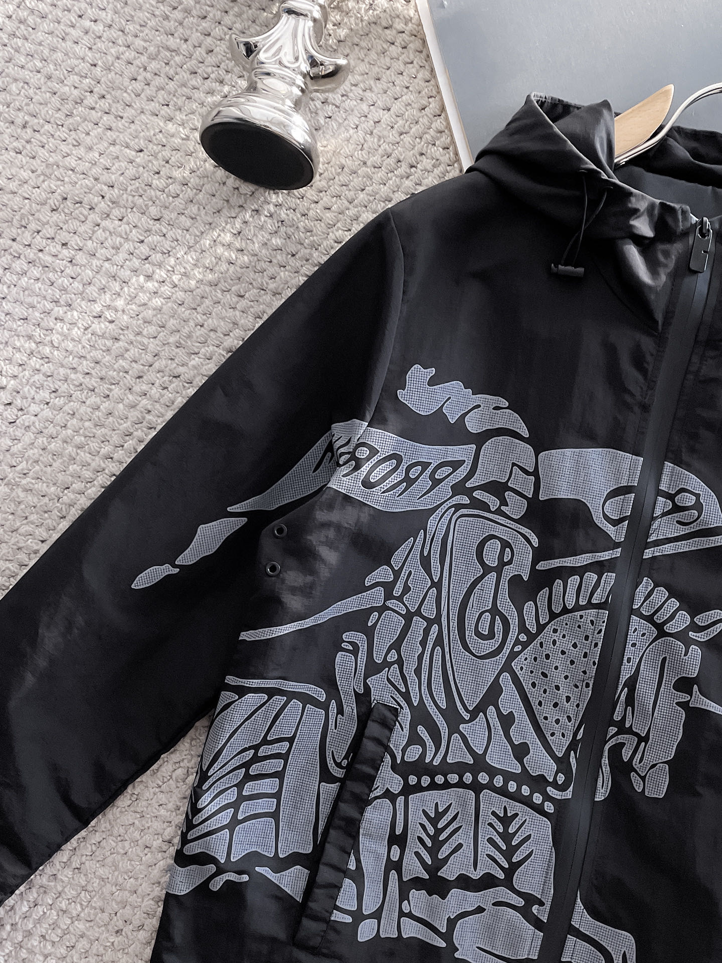 Hoodies & Sweatshirts