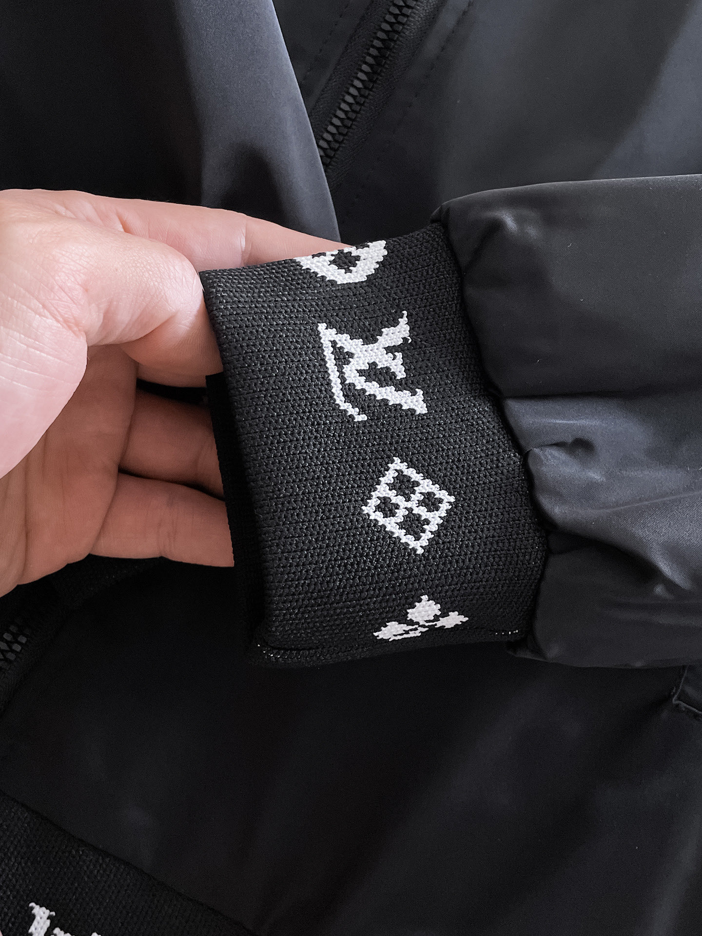 Hoodies & Sweatshirts