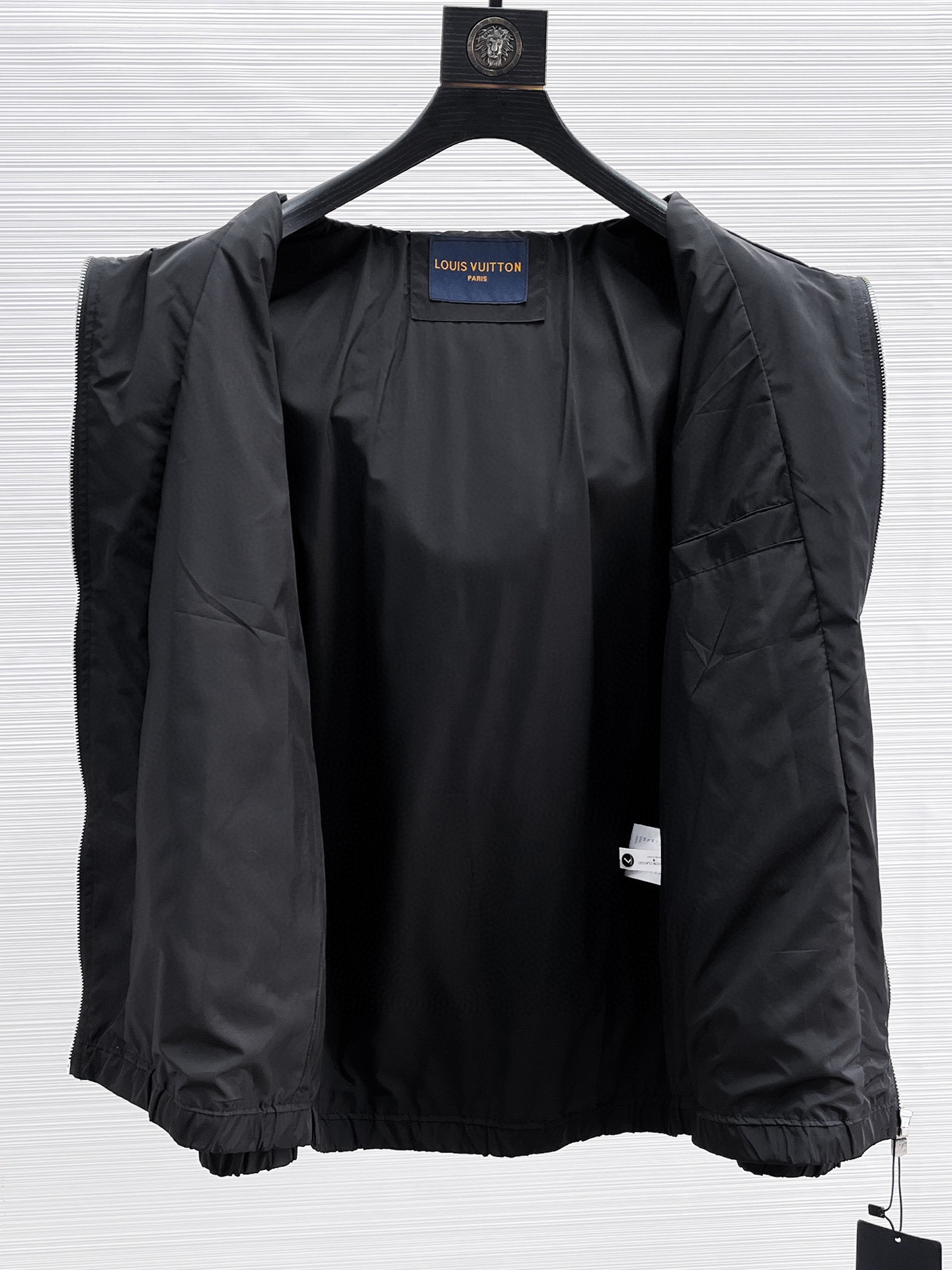 Hoodies & Sweatshirts