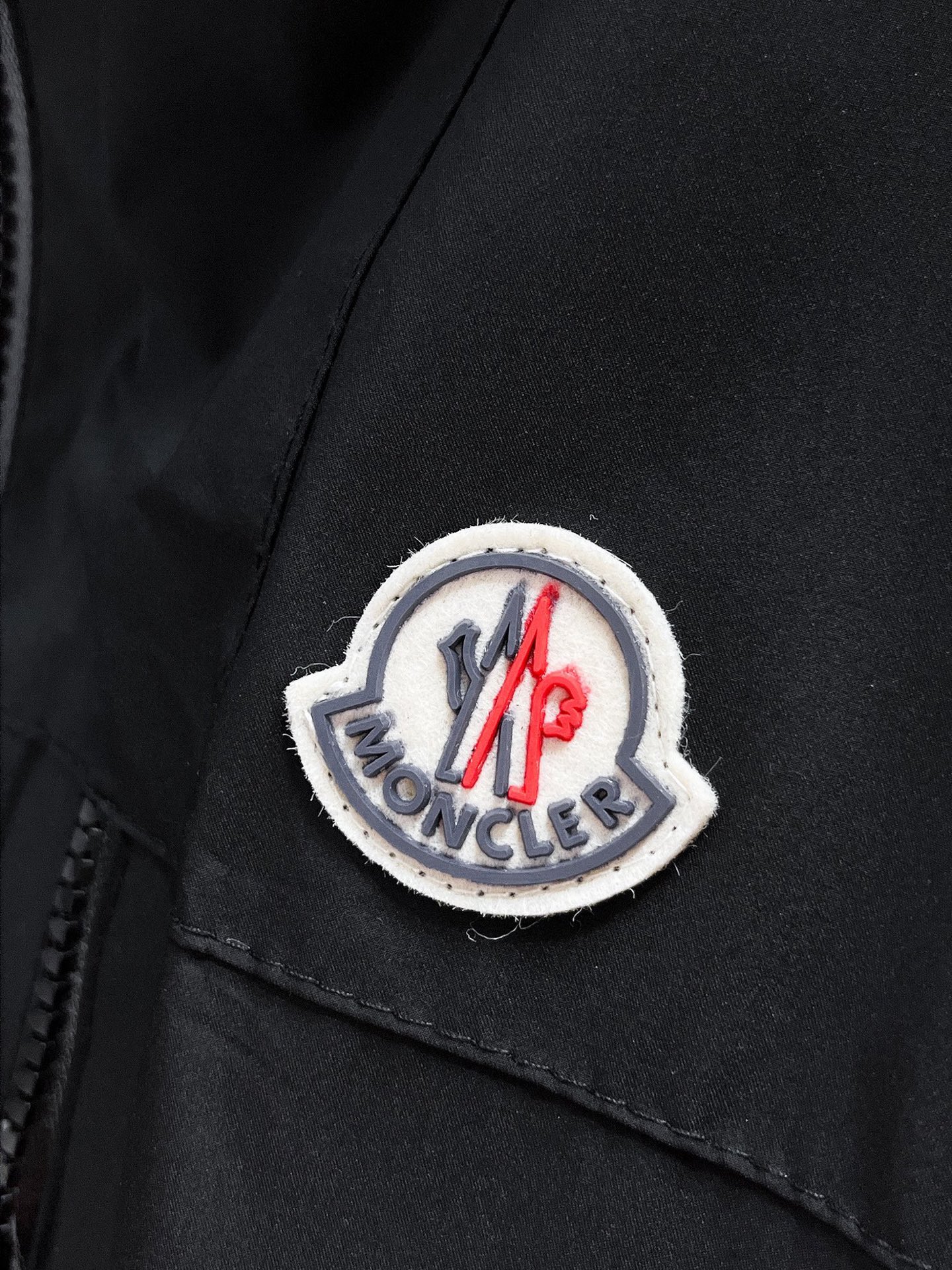 Hoodies & Sweatshirts