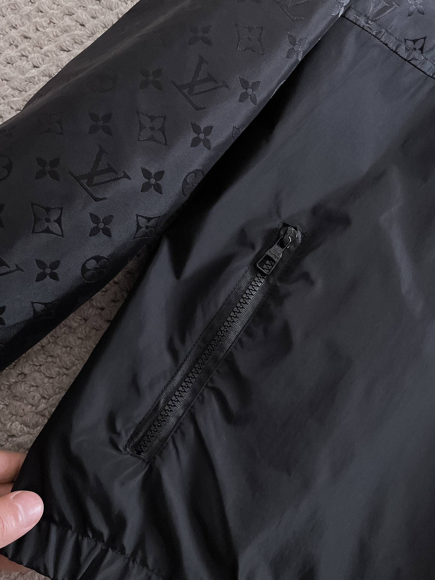 Hoodies & Sweatshirts