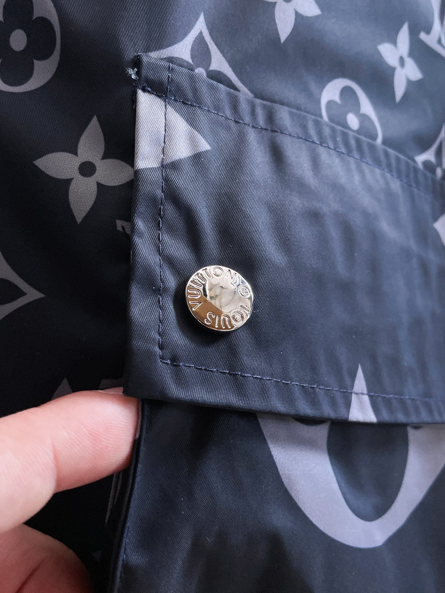 Hoodies & Sweatshirts