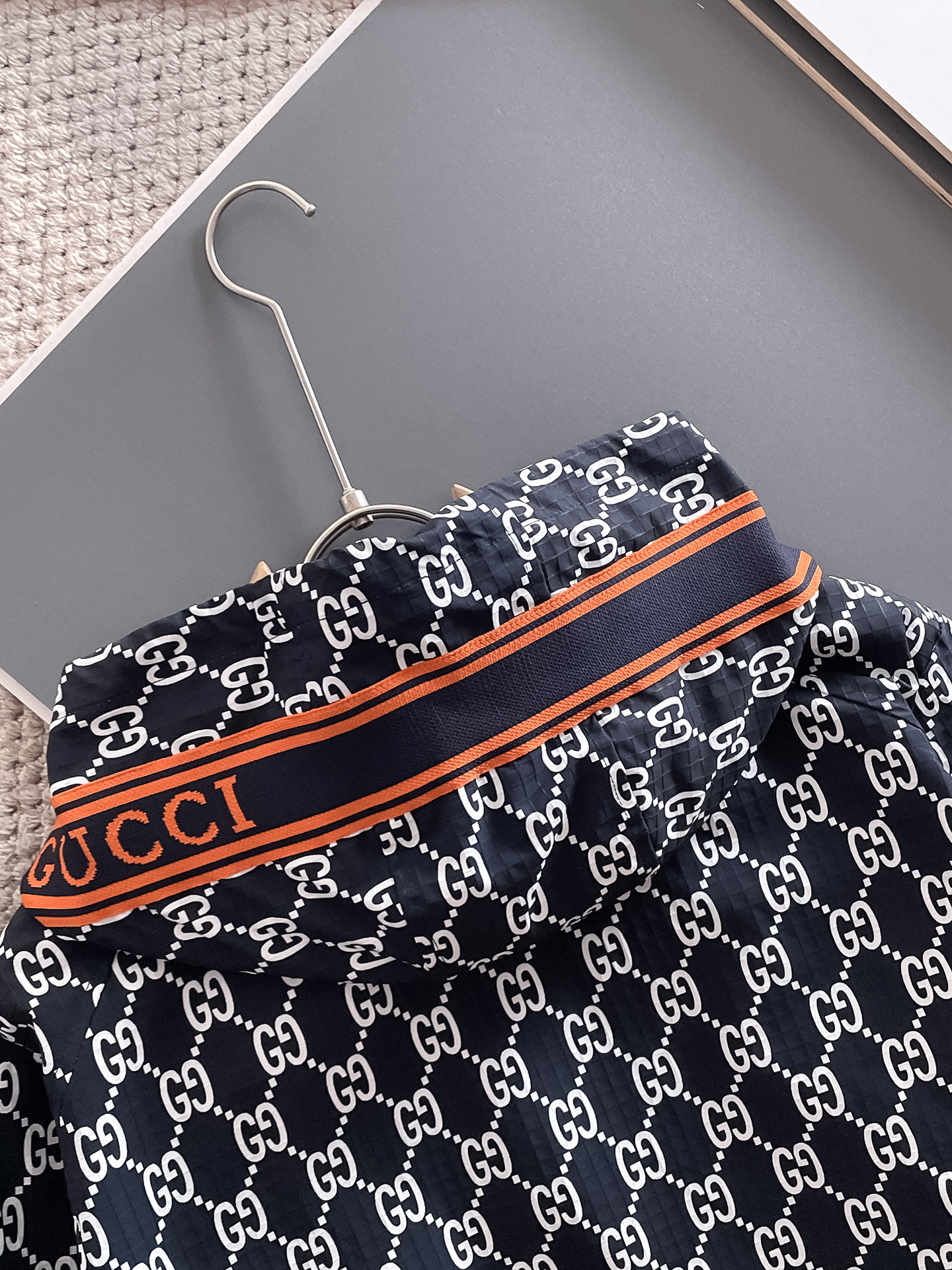 Hoodies & Sweatshirts