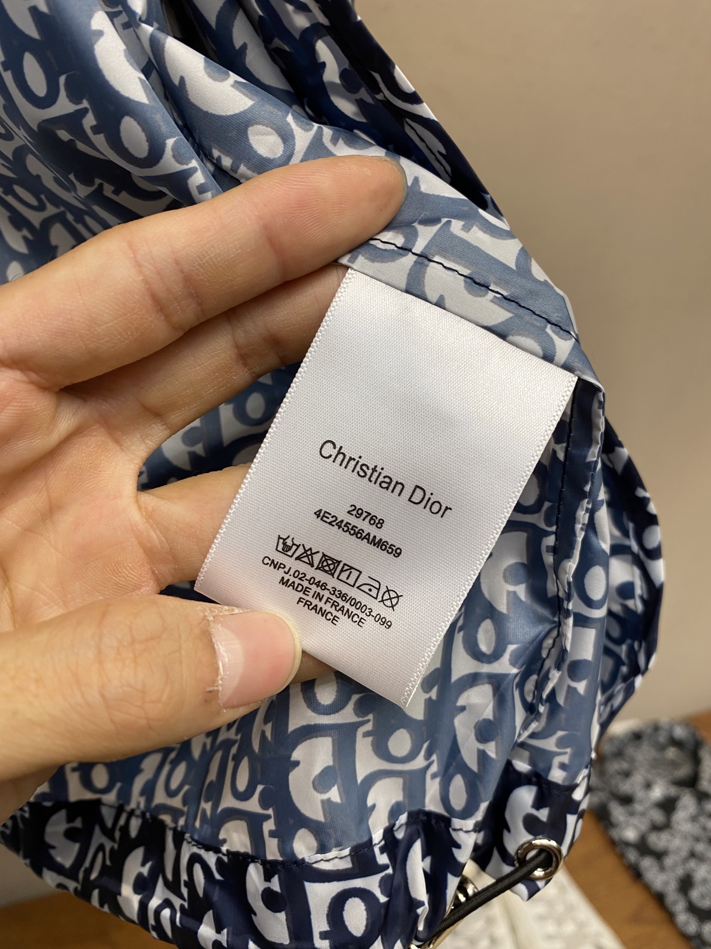 Hoodies & Sweatshirts