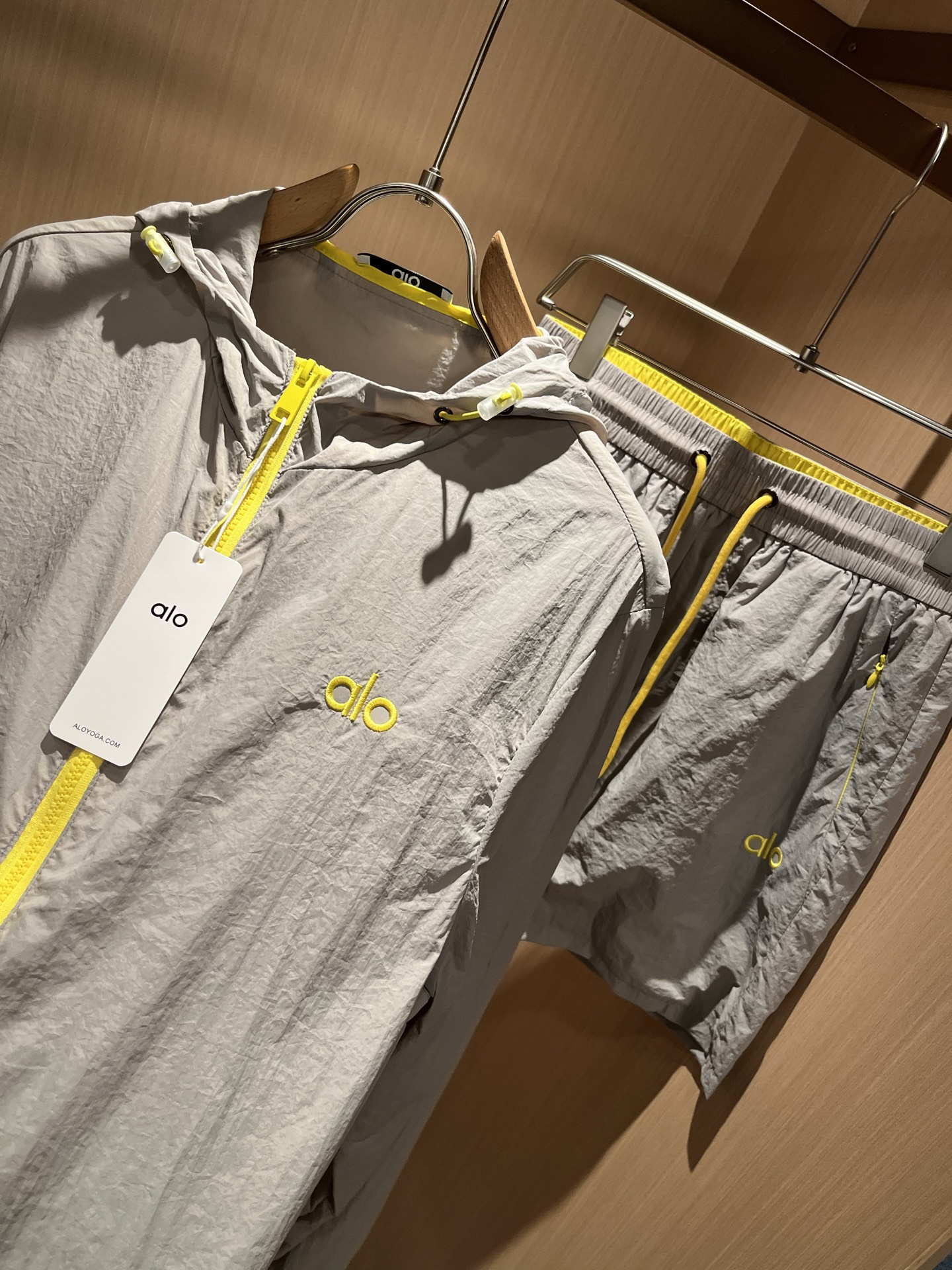 Hoodies & Sweatshirts