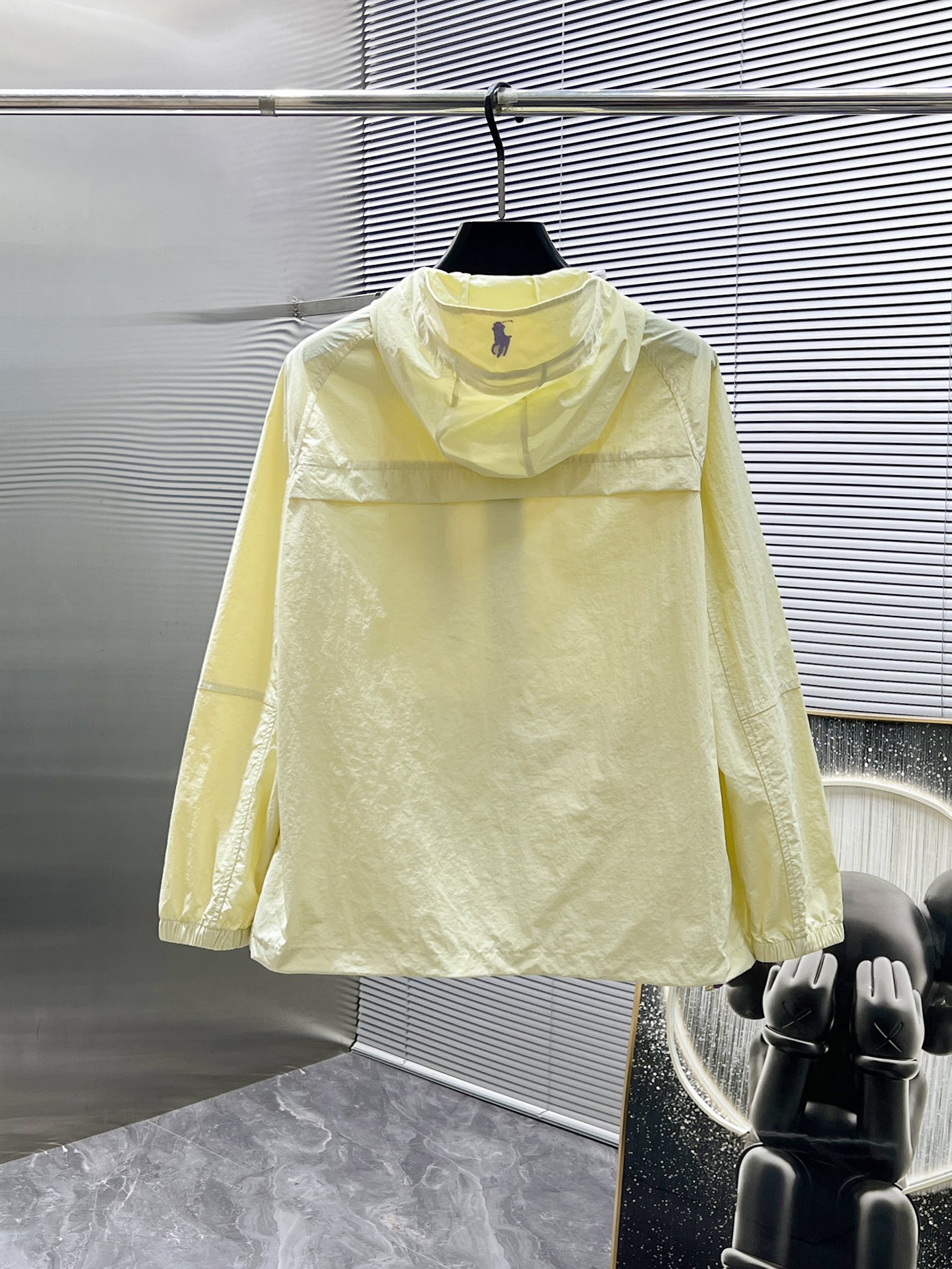 Hoodies & Sweatshirts