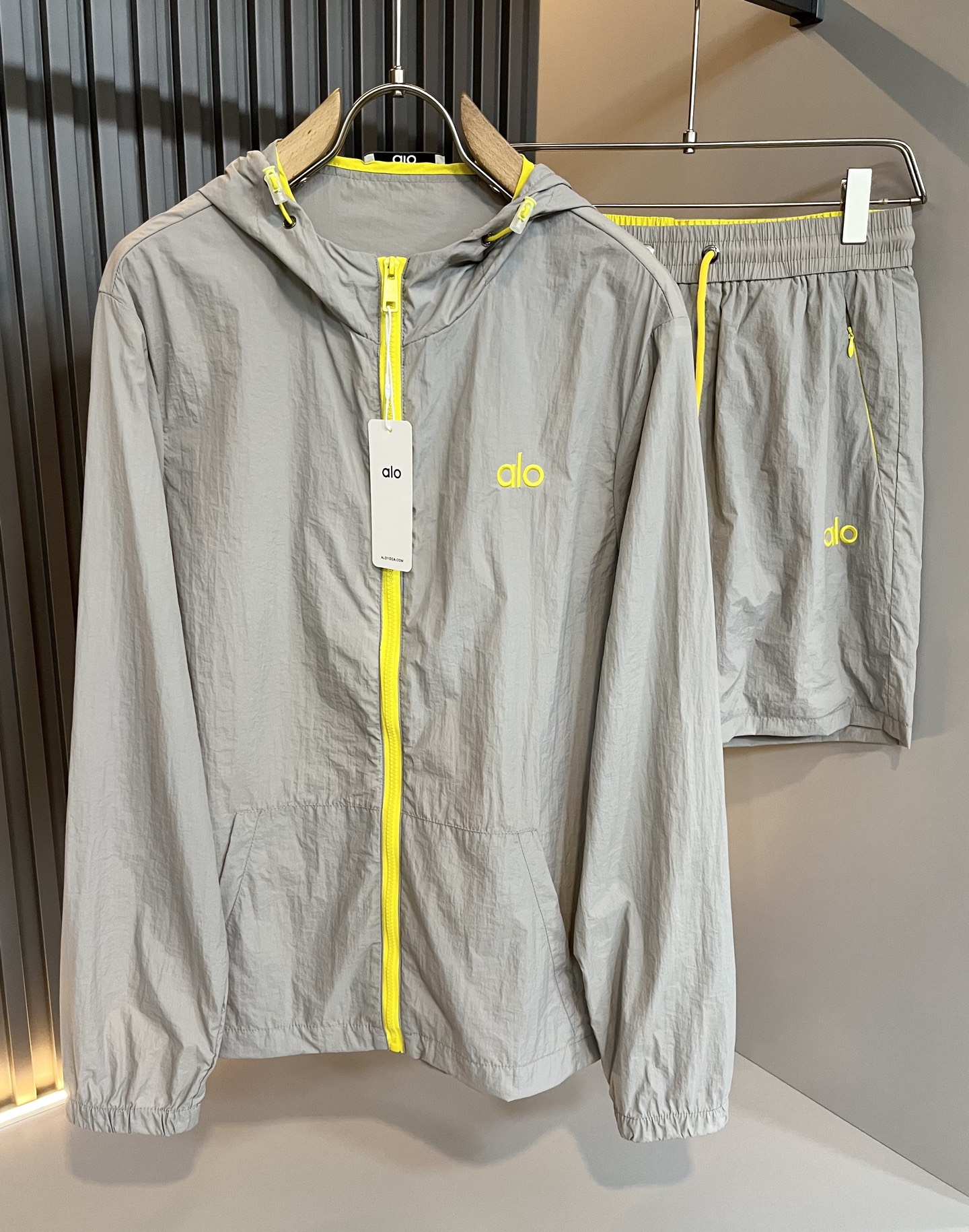 Hoodies & Sweatshirts