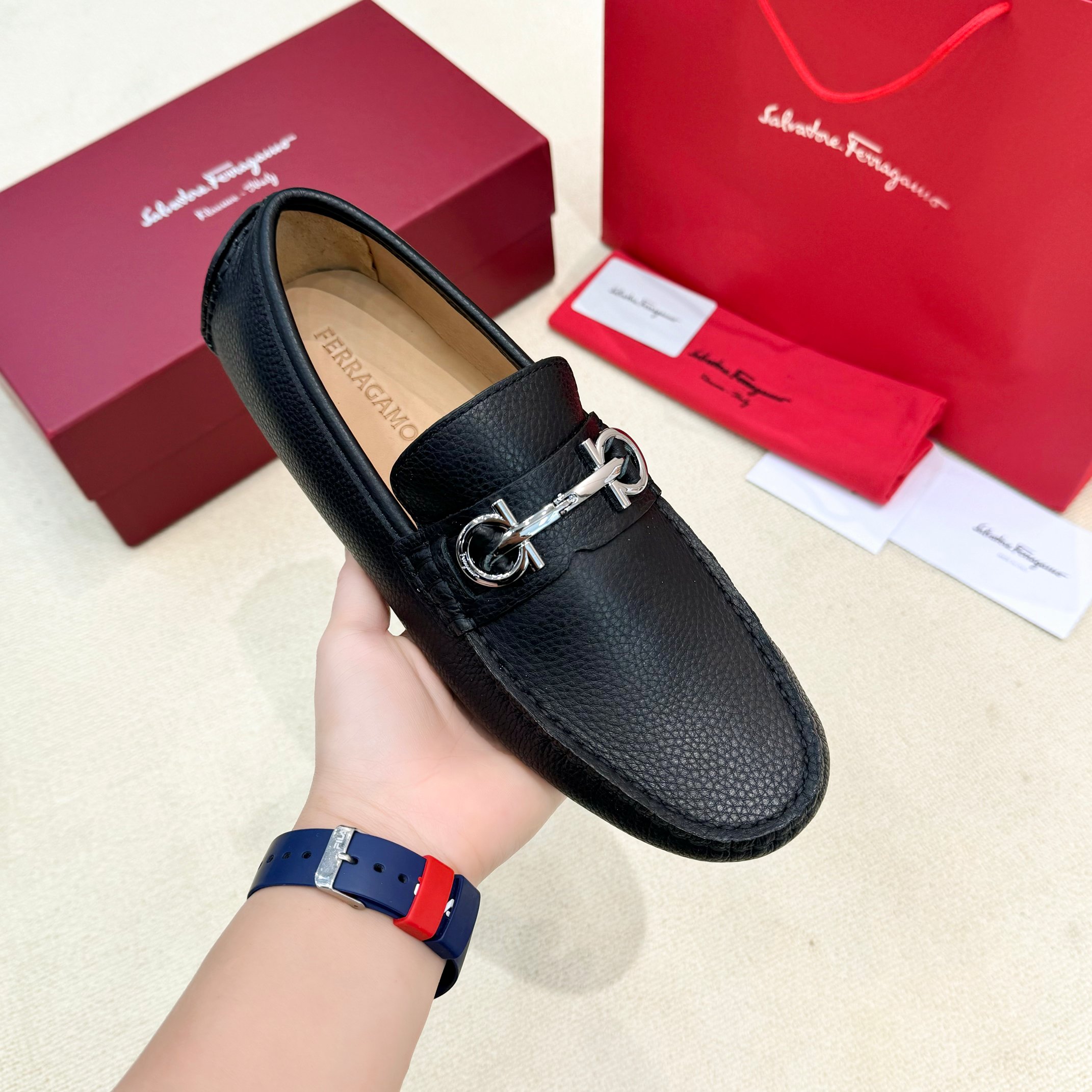 FerragamoSHOES