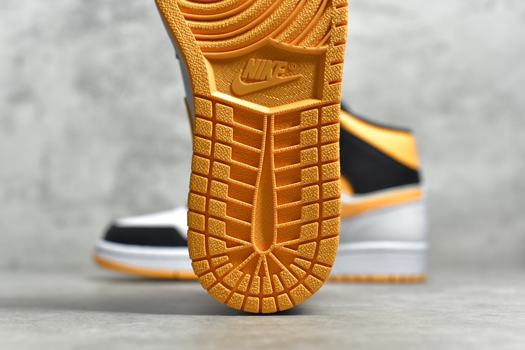 AirJordan1MidSHOES
