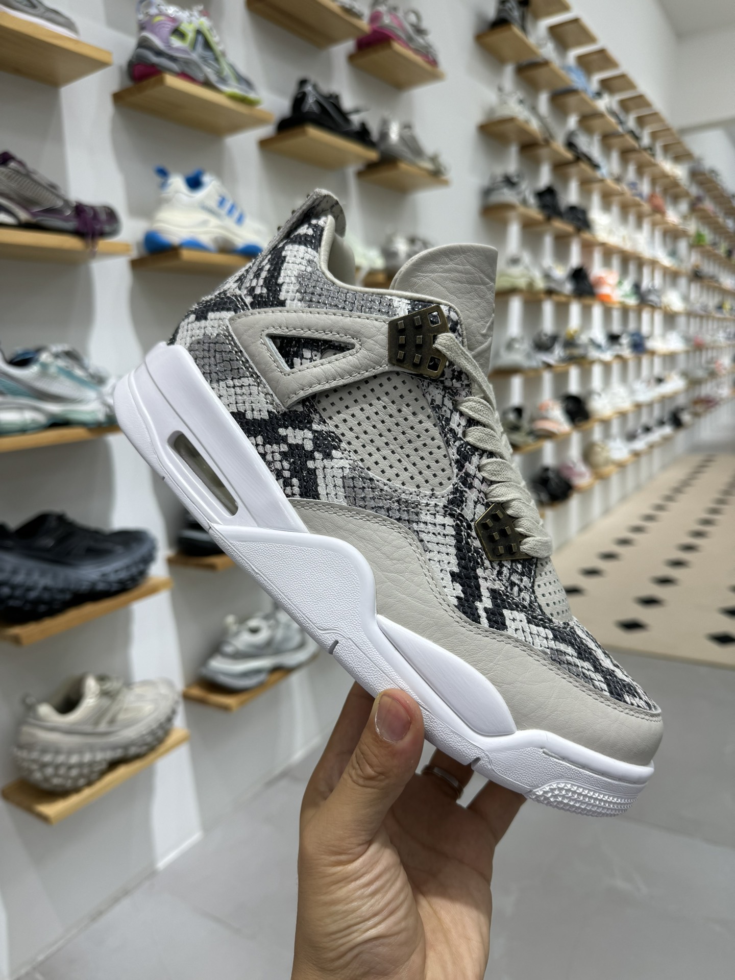 AirJordan4SHOES