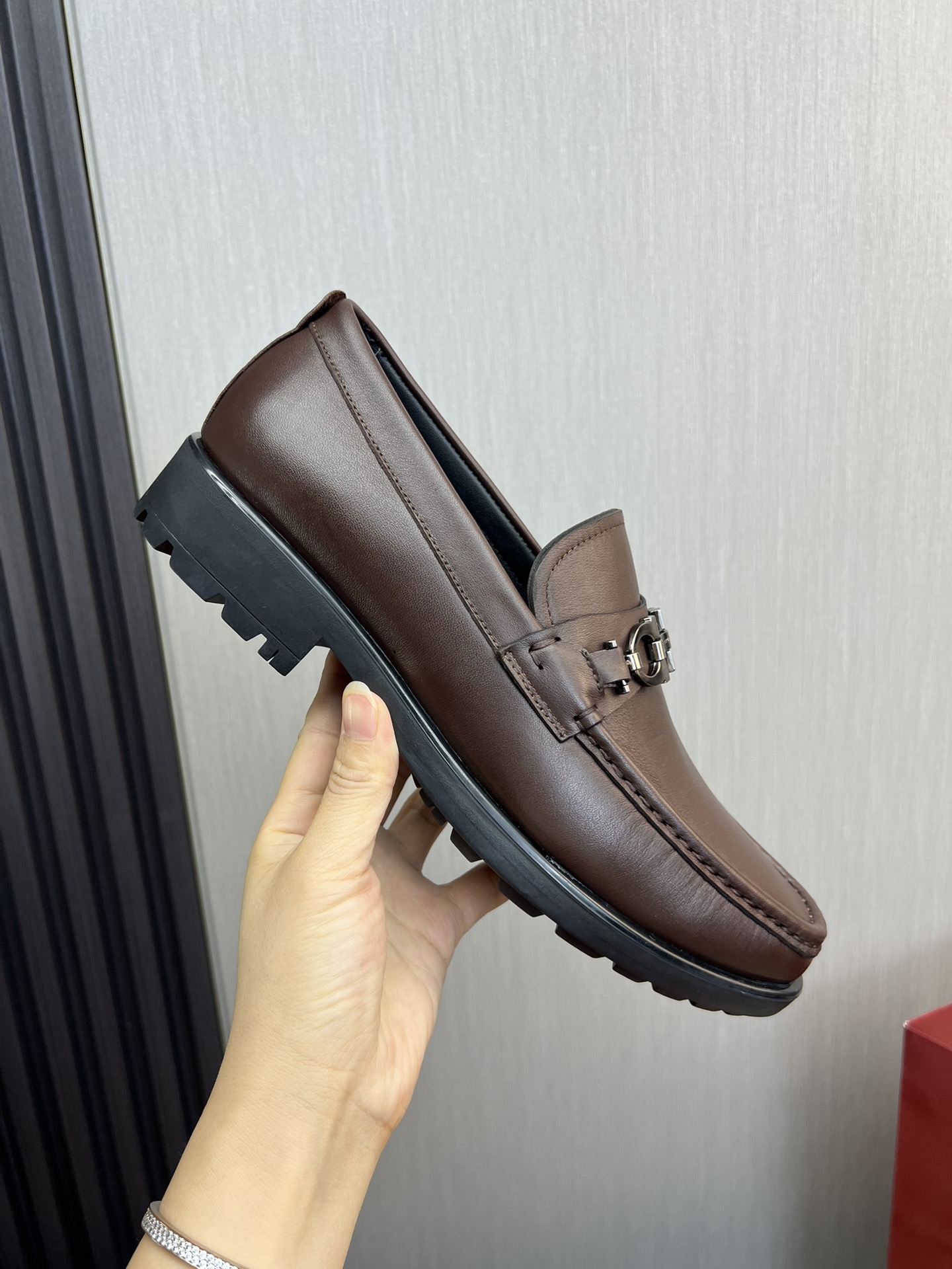 FerragamoSHOES