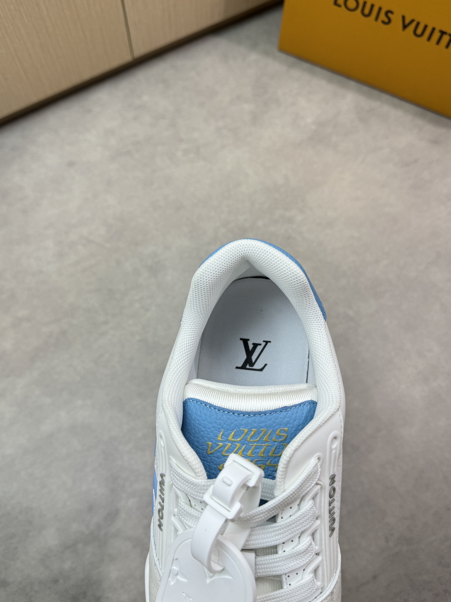 LVShoes