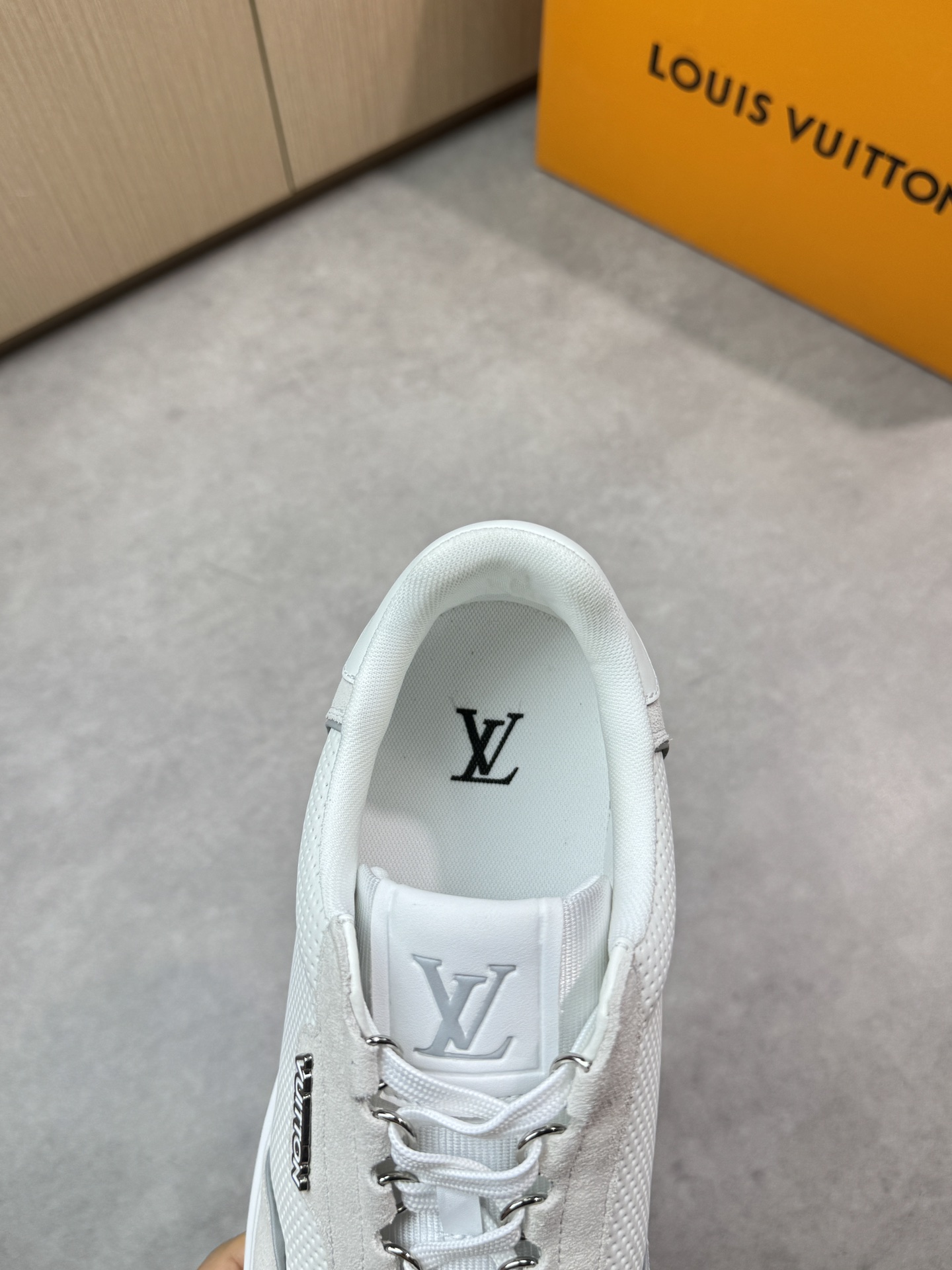 LVShoes