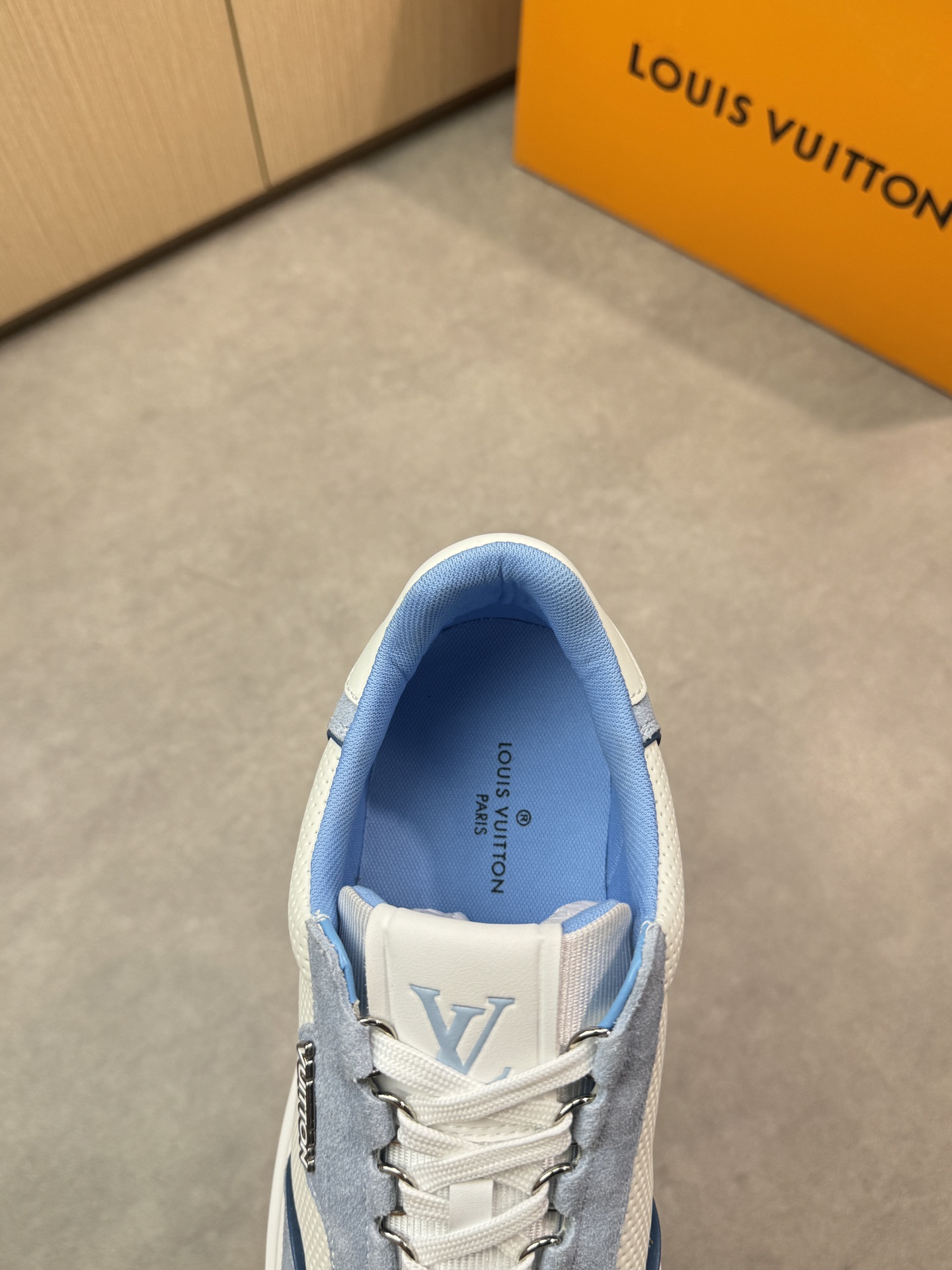LVShoes