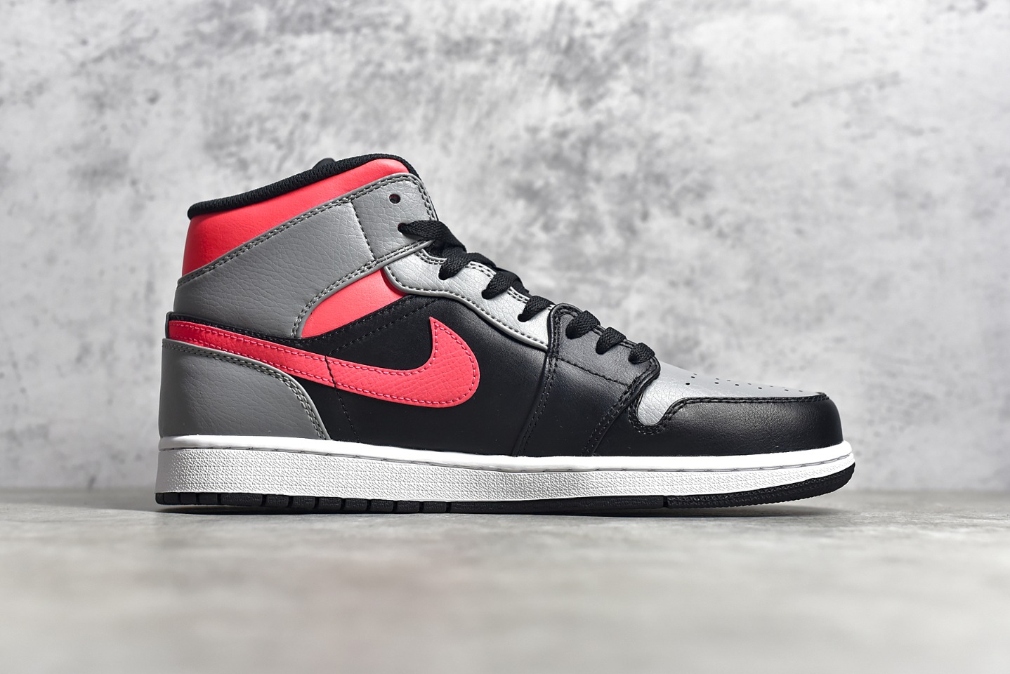 AirJordan1MidSHOES
