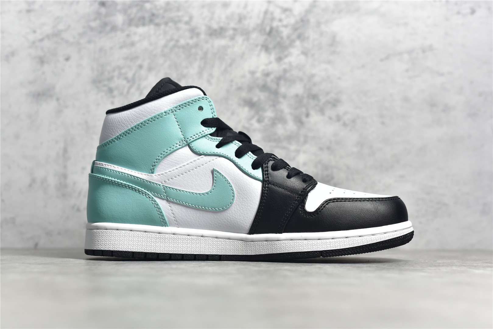 AirJordan1MidSHOES