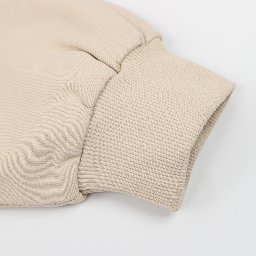 Hoodies & Sweatshirts