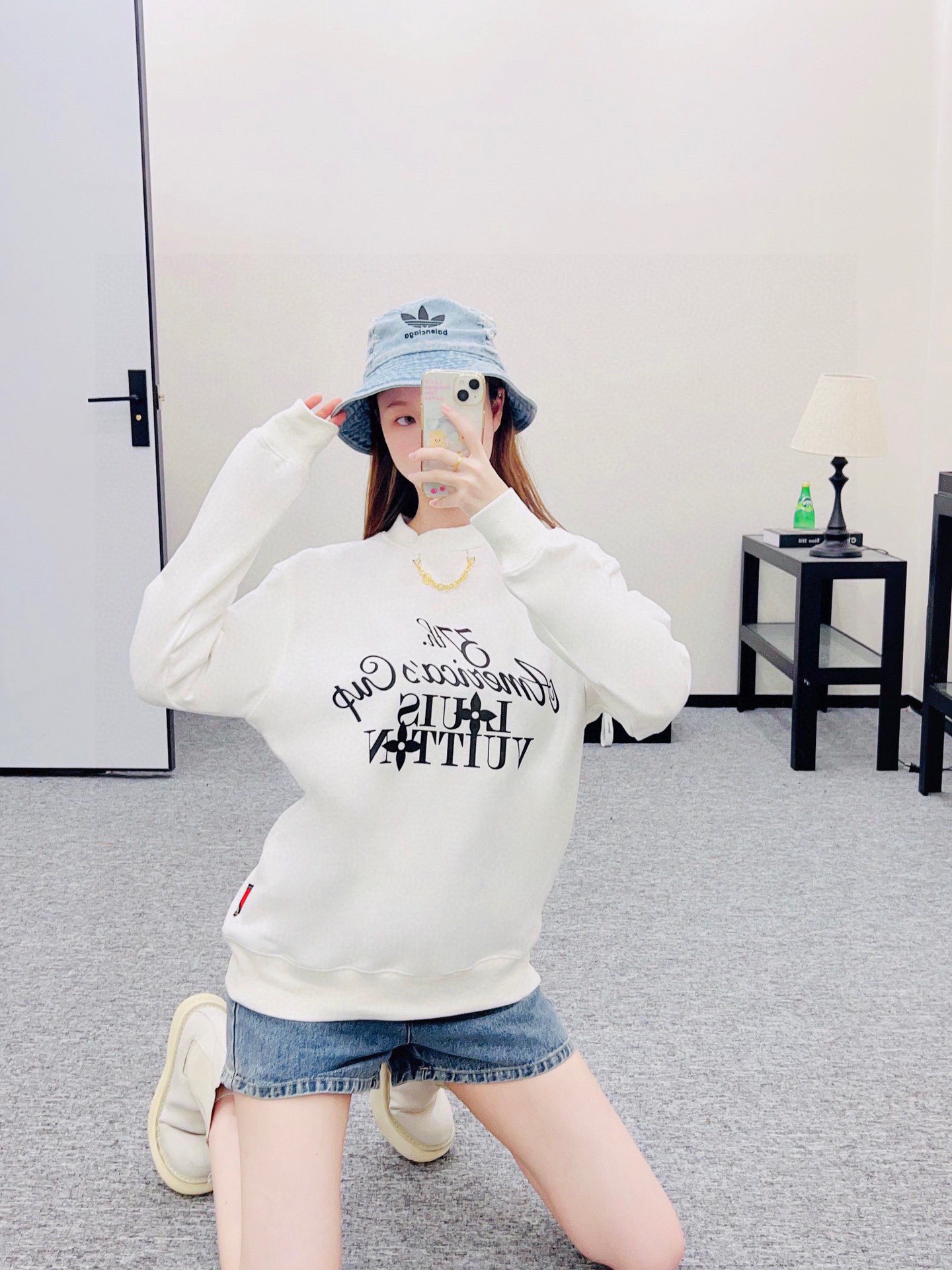 Hoodies & Sweatshirts