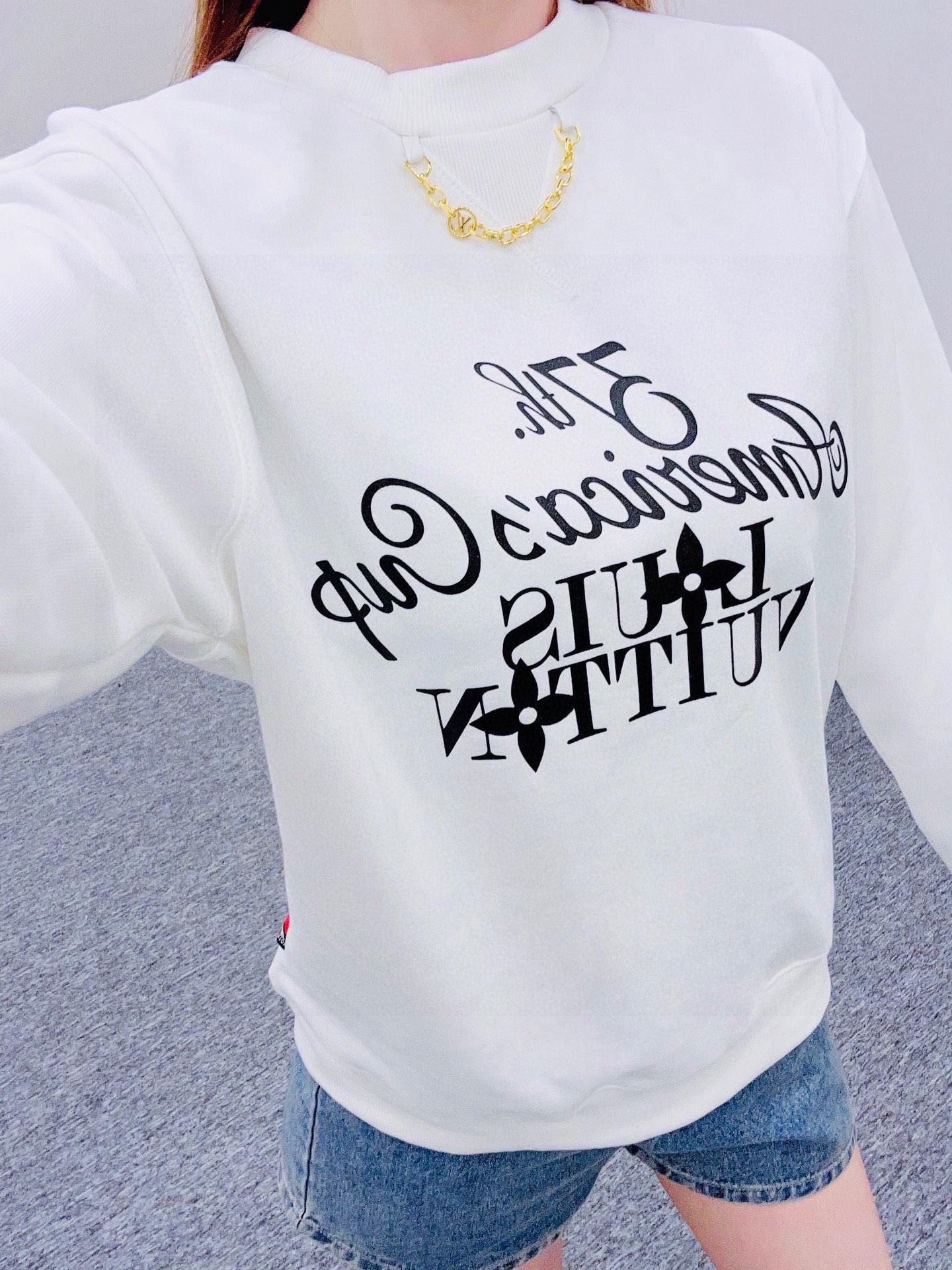 Hoodies & Sweatshirts